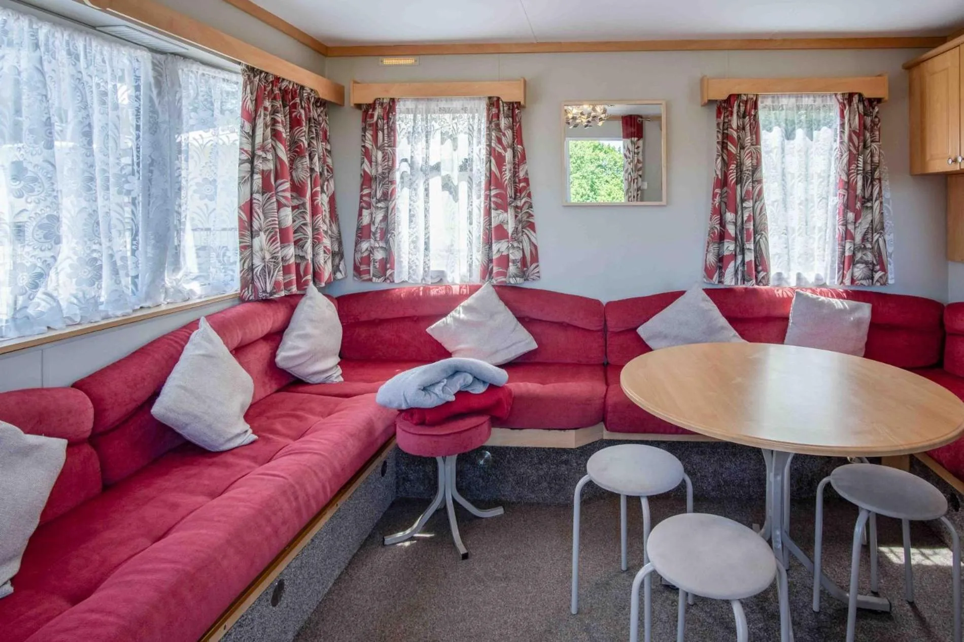 Hopkins Retreat - 3 Bedroom Caravan - Hot Tub
