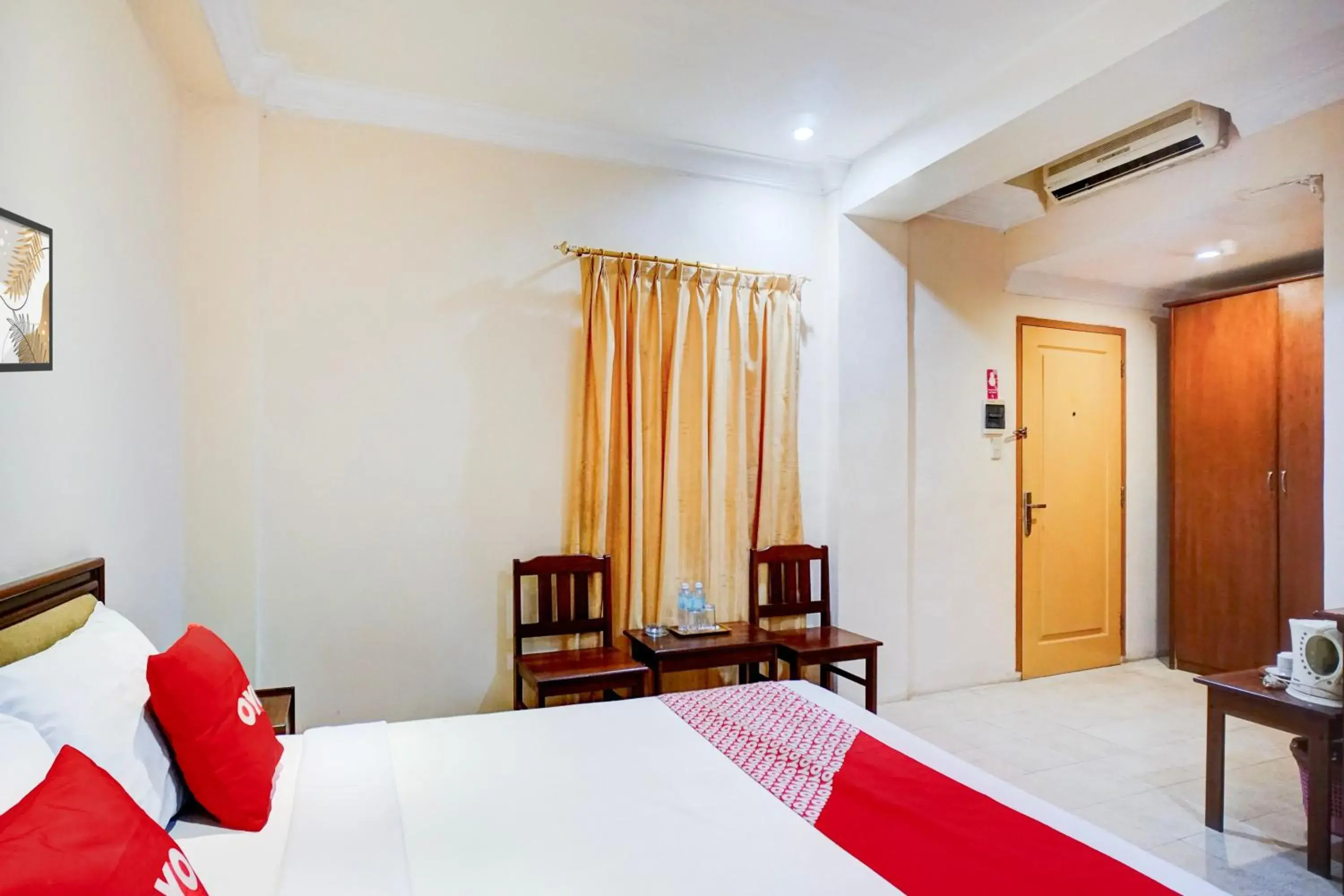 Deluxe Double Room in Collection O Peunayong Near Masjid Raya Baiturrahman Formerly Siwah Hotel Deluxe Double Room in Collection O Peunayong Near Masjid Raya Baiturrahman Formerly Siwah Hotel