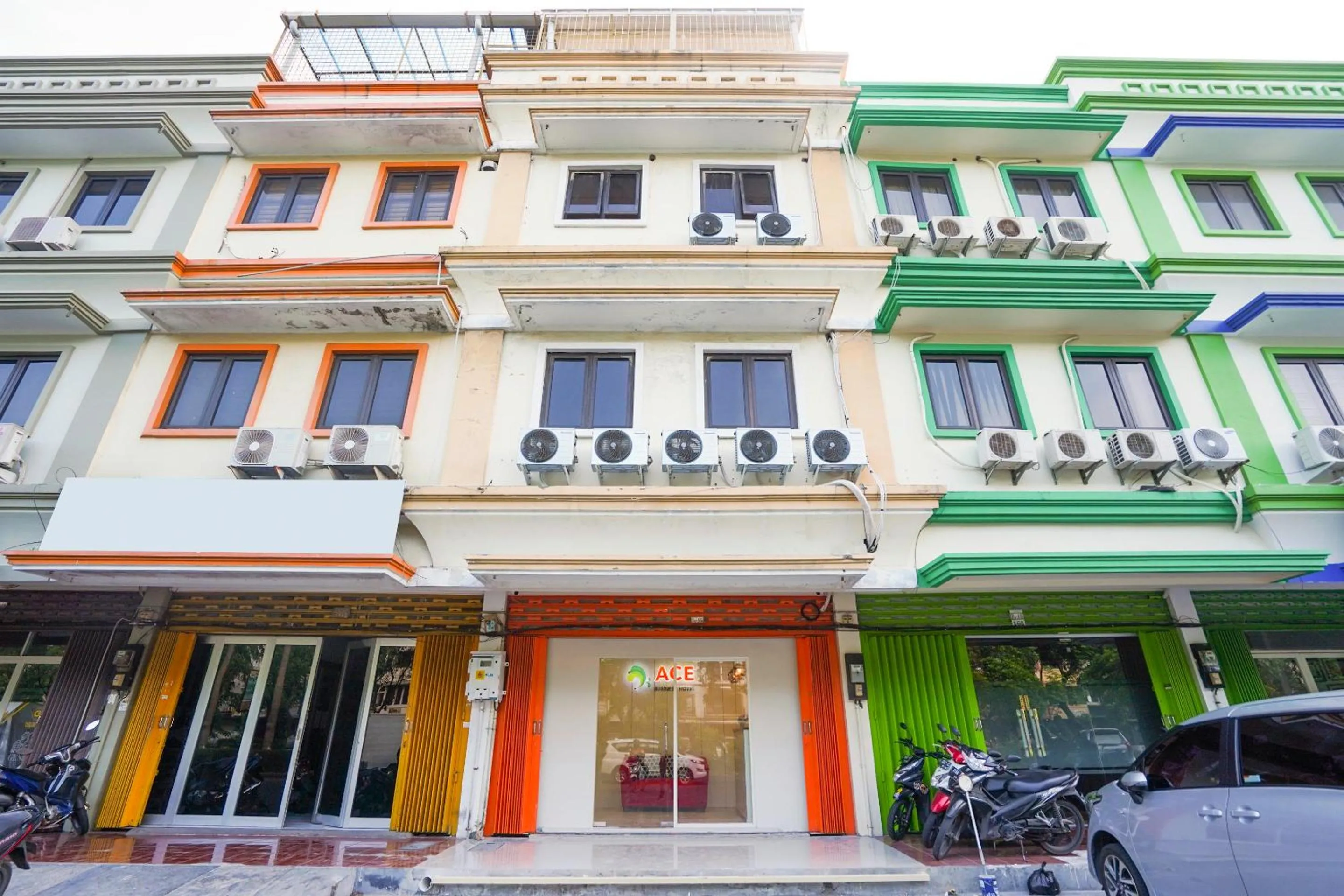 Property building in Hotel O Rungkut Near Its Surabaya Formerly Ace Business Hotel