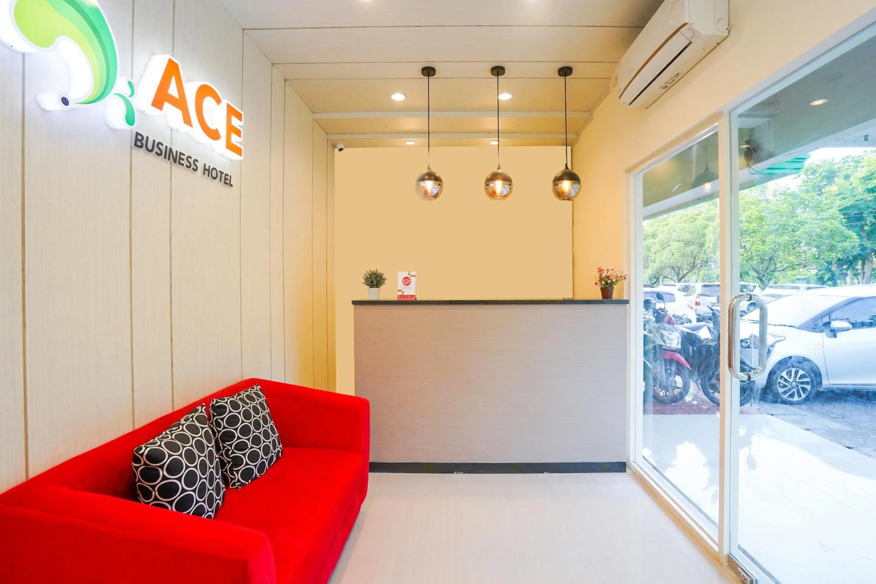 Lobby or reception in Hotel O Rungkut Near Its Surabaya Formerly Ace Business Hotel