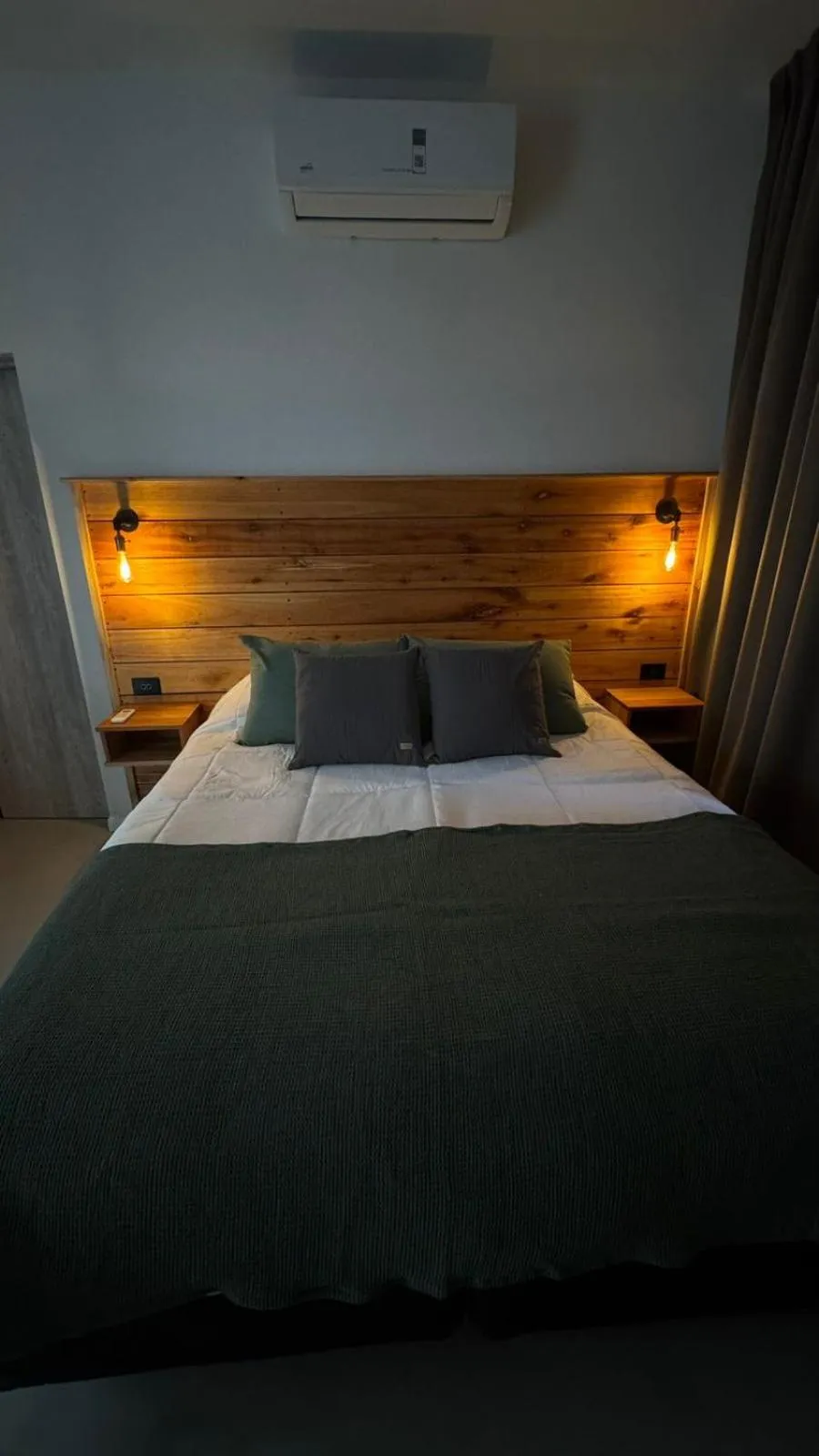 Photo of the whole room, Bed in Parry Smart Hotel