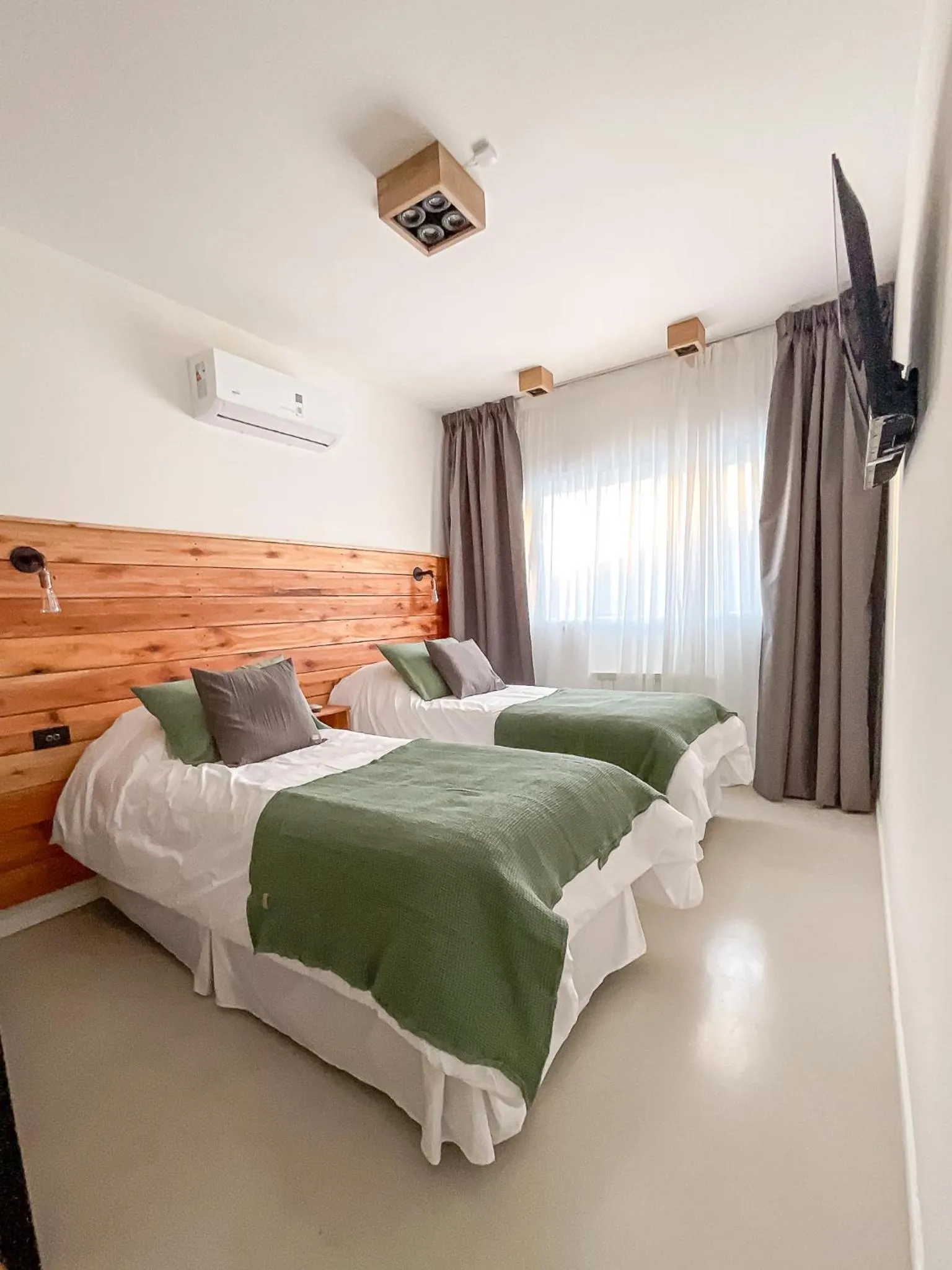 Bed in Parry Smart Hotel