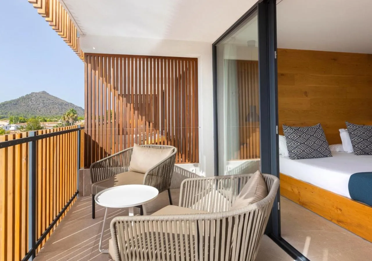 Balcony/Terrace, Bed in Las Gaviotas Suites Hotel & Spa