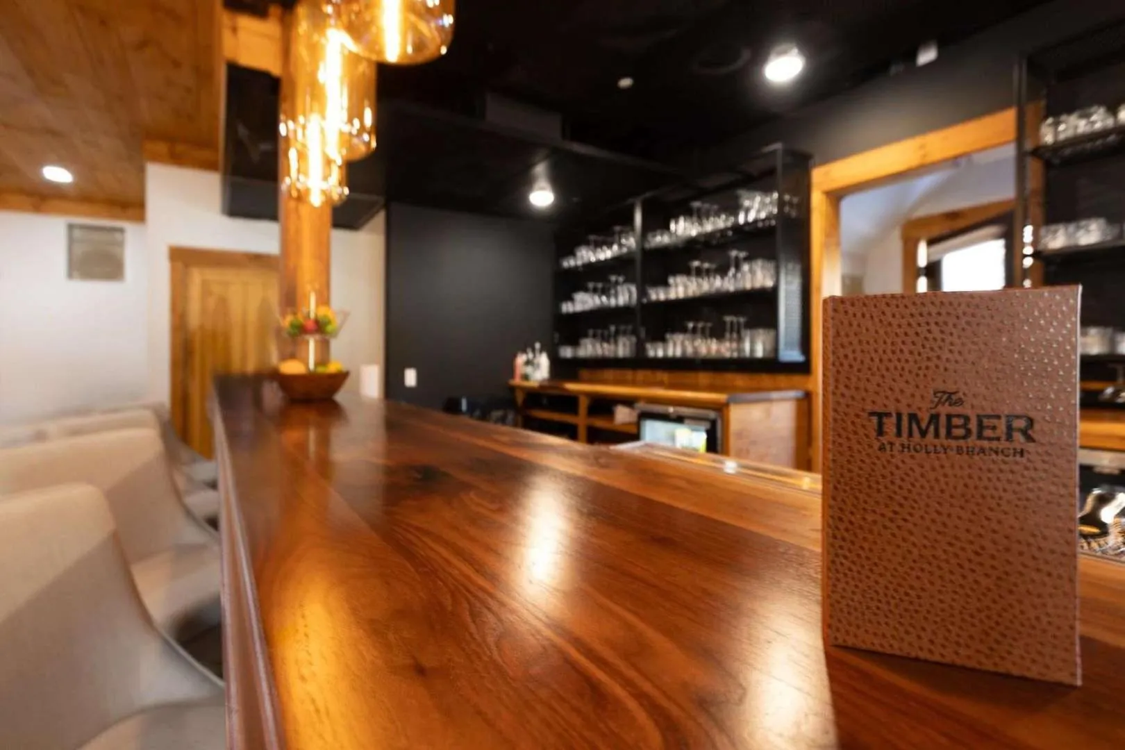 Lounge or bar in The Timber at Holly Branch