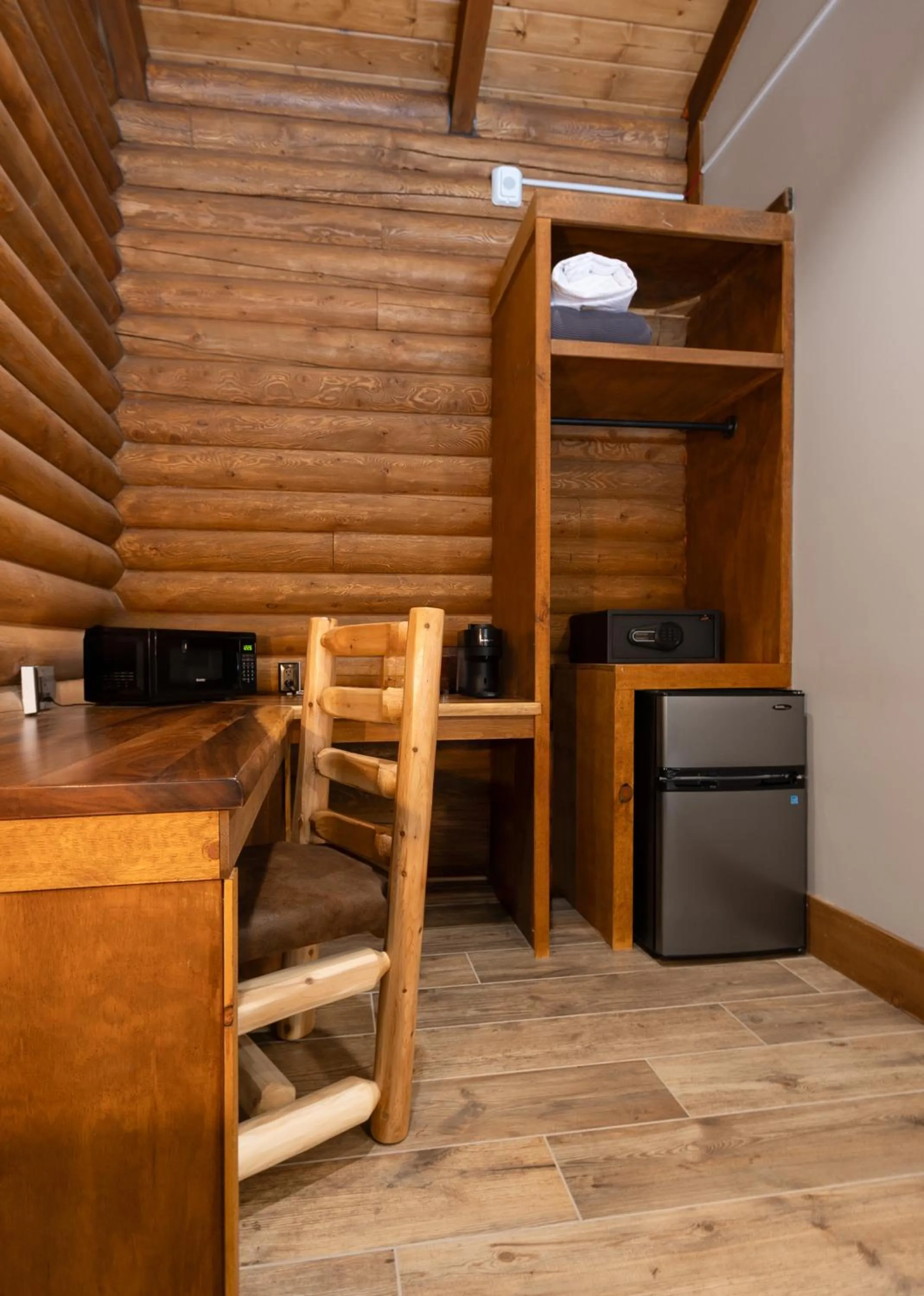 microwave in The Timber at Holly Branch