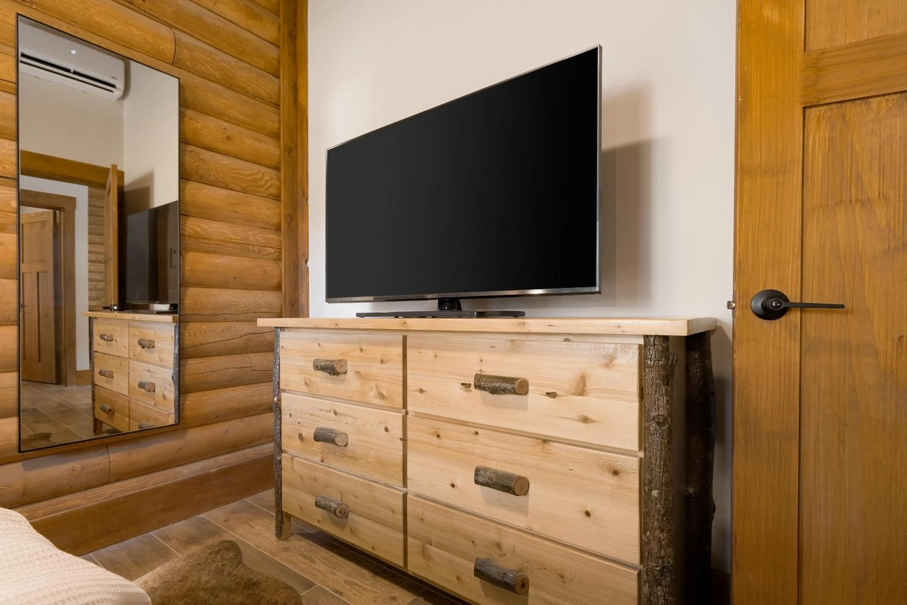 TV and multimedia in The Timber at Holly Branch