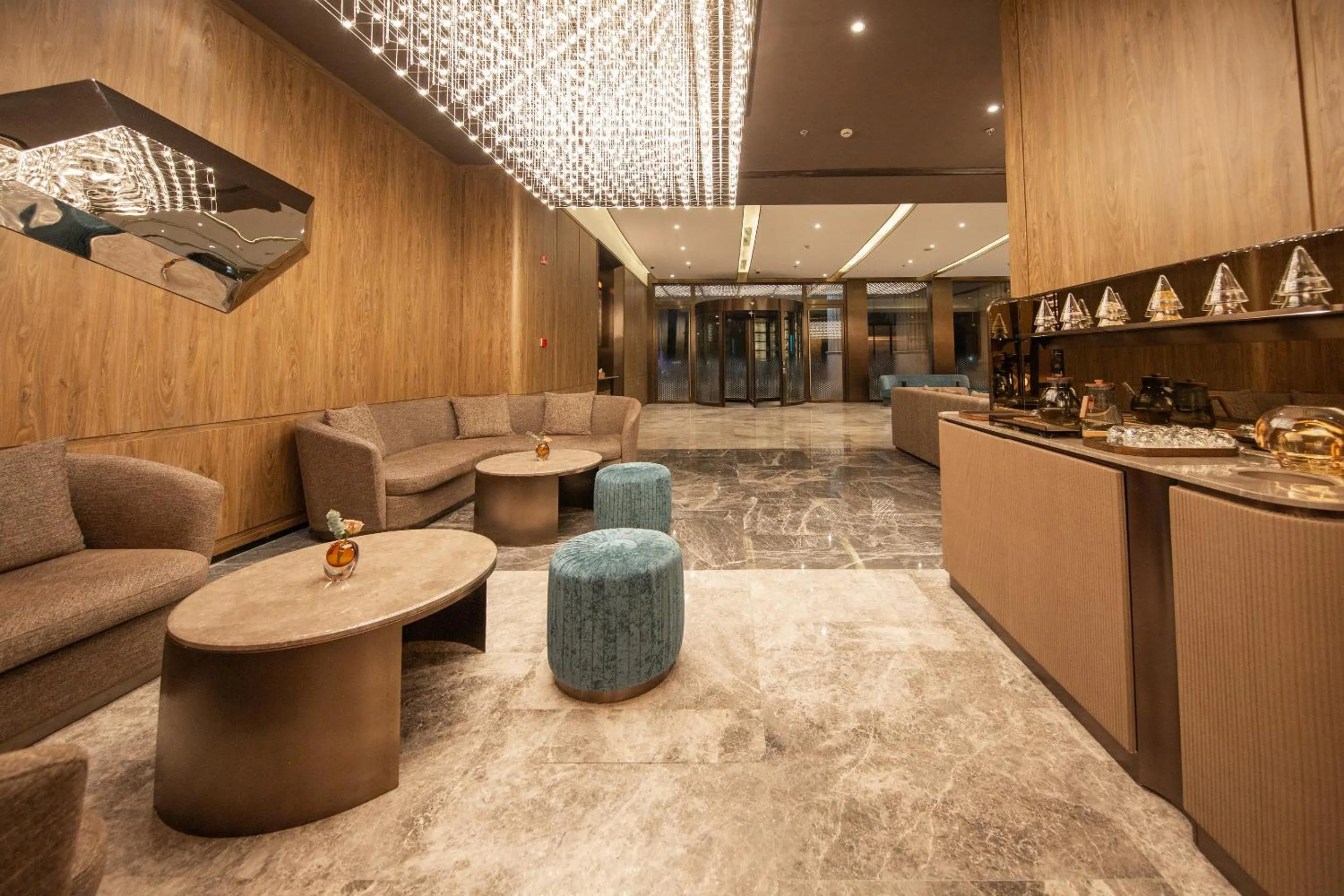 Business facilities in Crystal Hotel Shanghai Lujiazui Oriental Pearl Tower