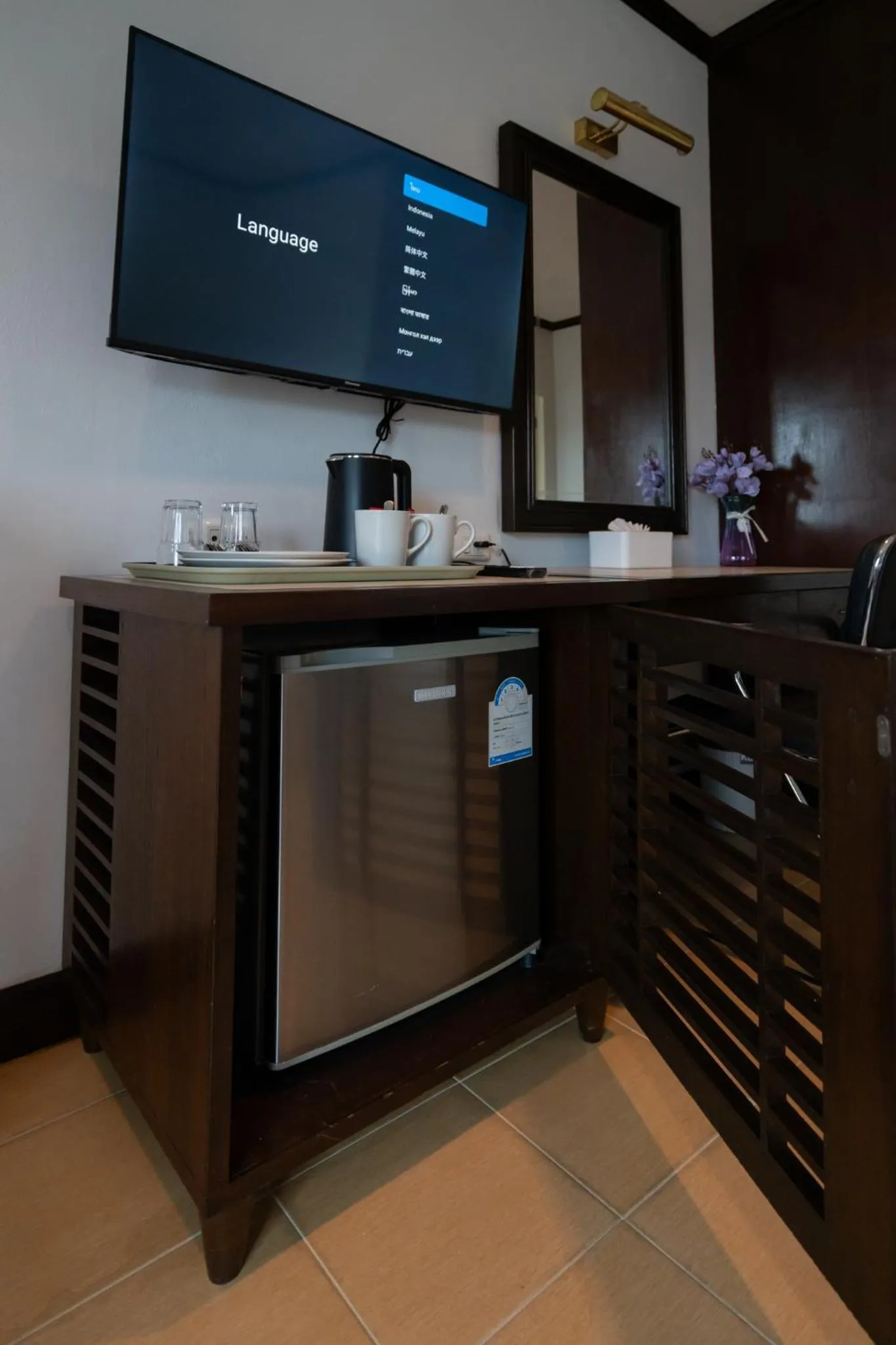 minibar in Tri's Miracle Apartment Kata