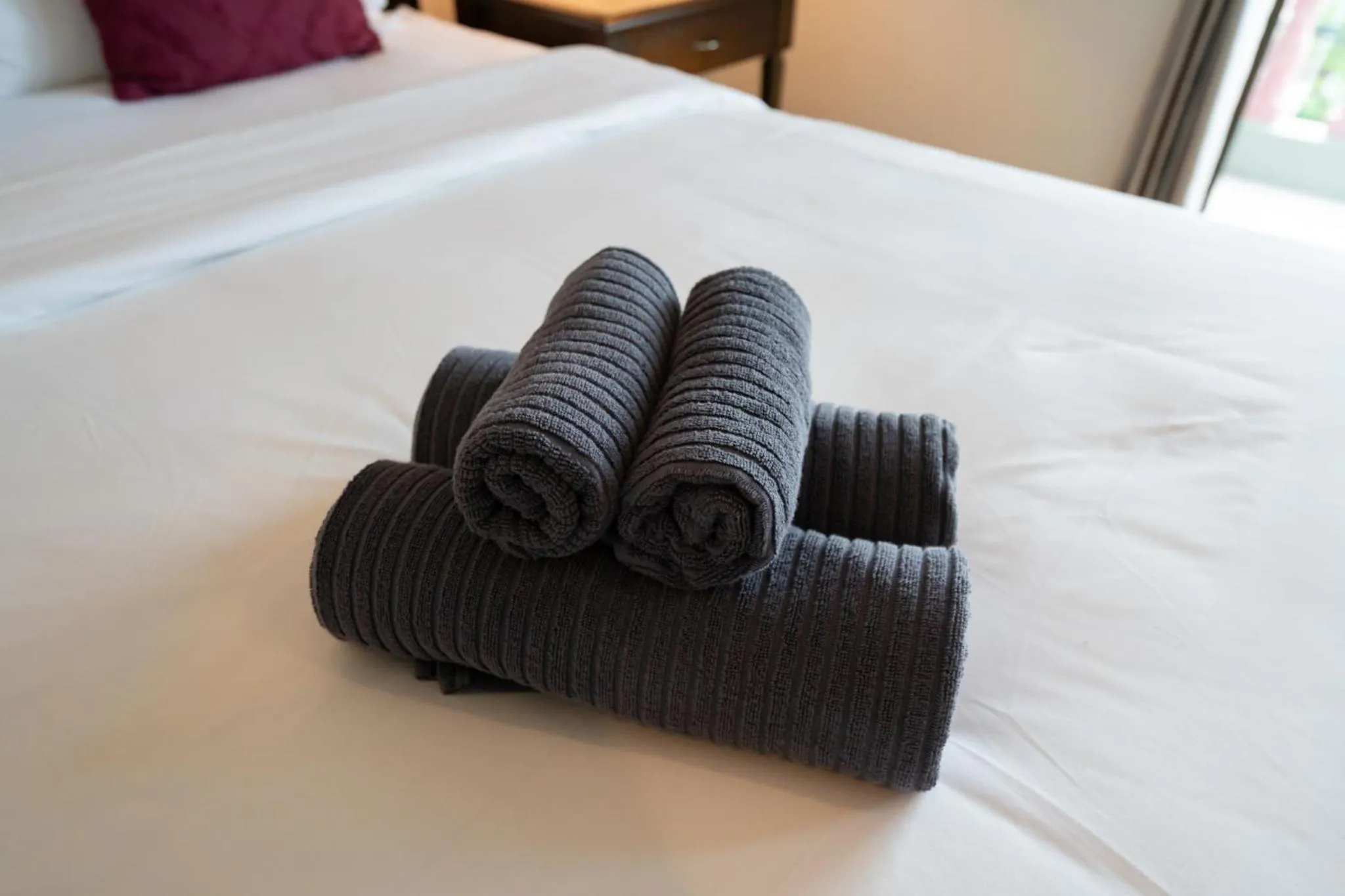 towels, Bed in Tri's Miracle Apartment Kata