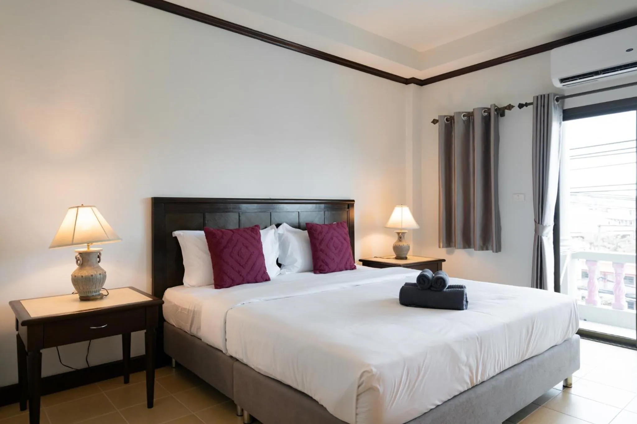 Bedroom, Bed in Tri's Miracle Apartment Kata