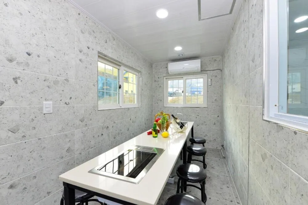 Sellin Onsu Swimming Pool Pension