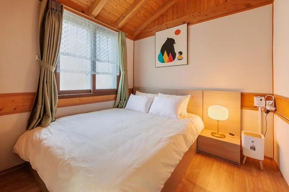 Bed in Gyeongju Helper pet Pension