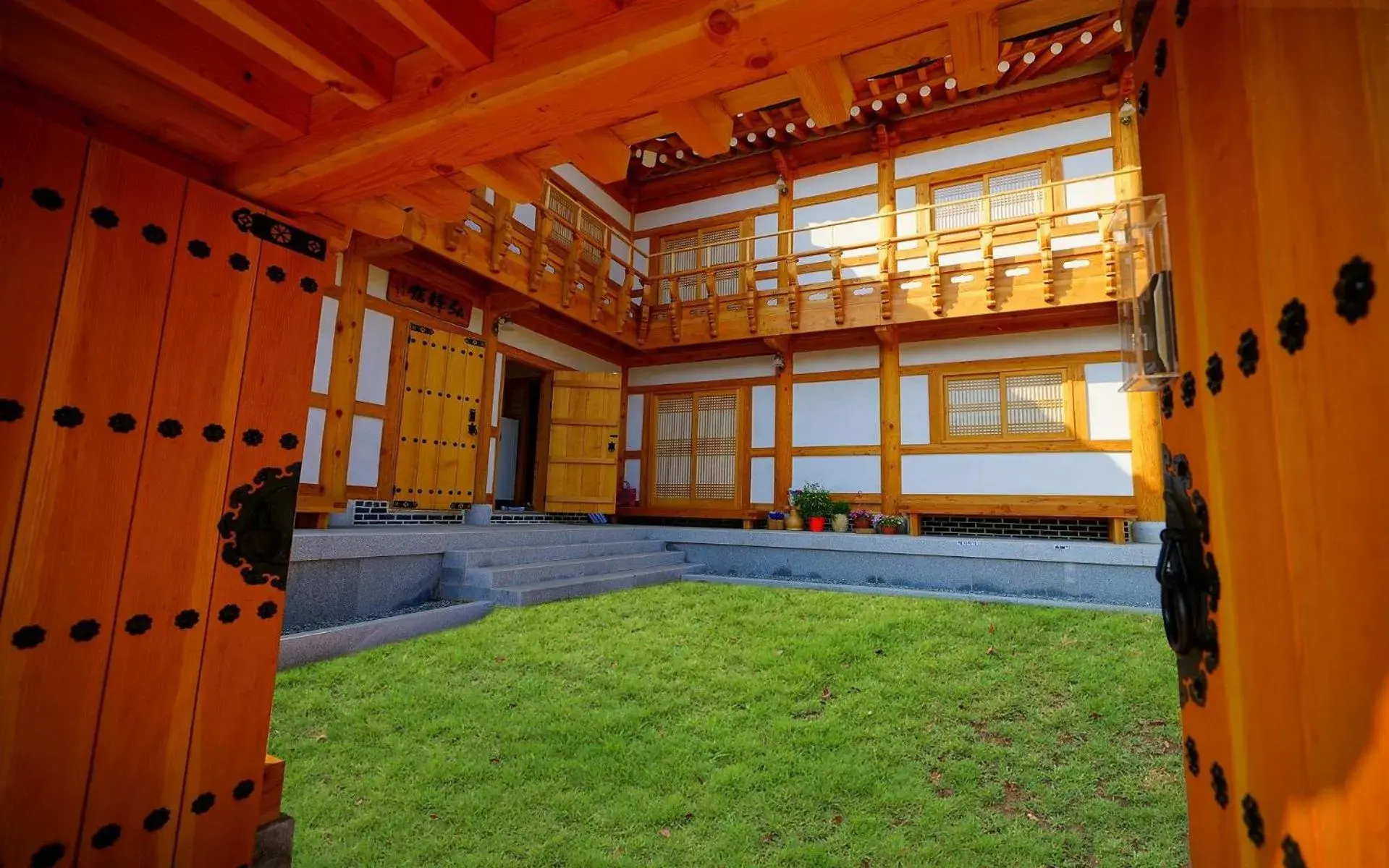 Garden view in Gongju honghwigwan guesthouse Garden view in Gongju honghwigwan guesthouse