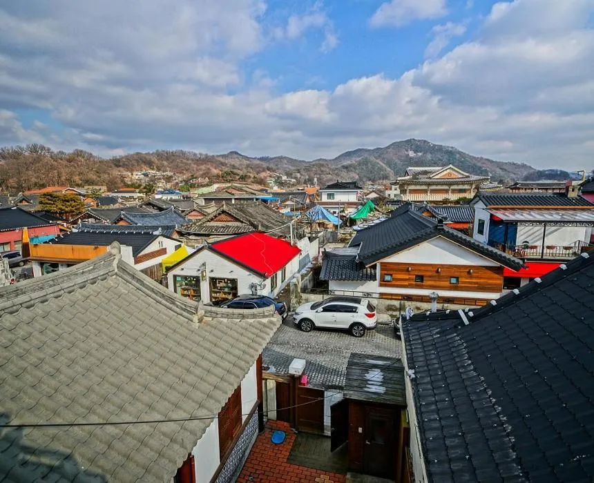 Jeonju Namugeuneul and Geunsoonae Chogajip