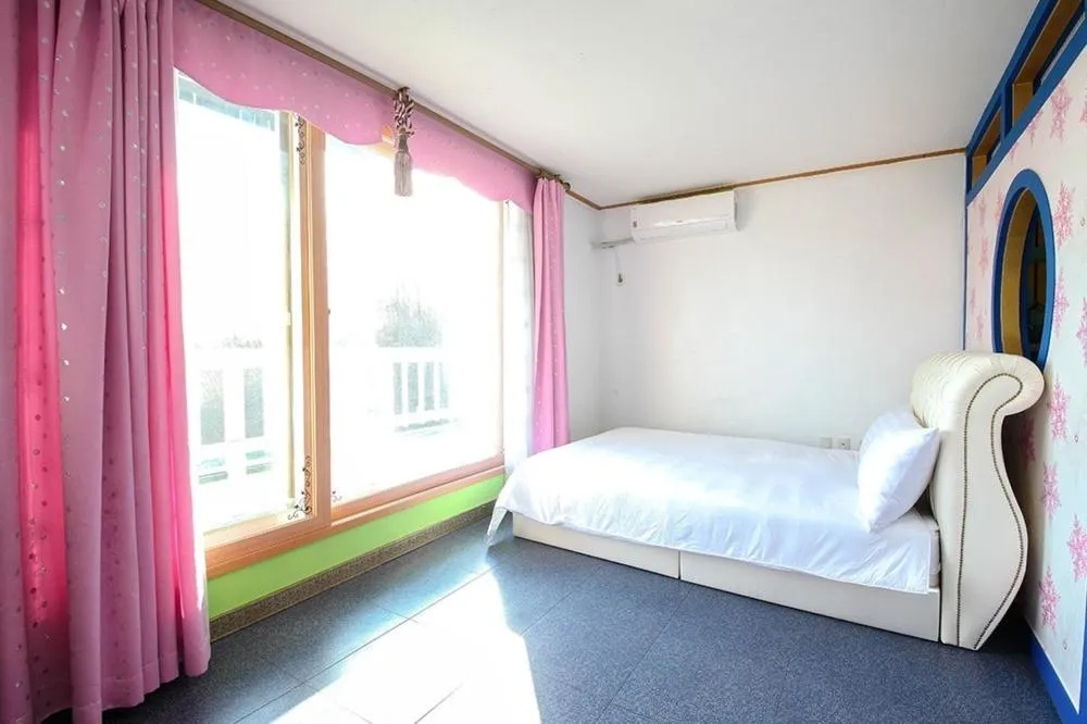 Bed in Gangneung Maison de Rose