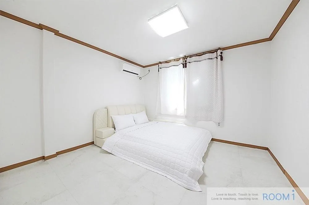 Bed in Gangneung Maison de Rose