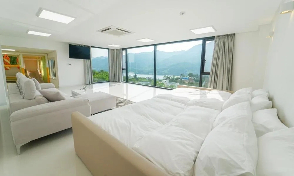 Bed in Yangpyeong River Legend