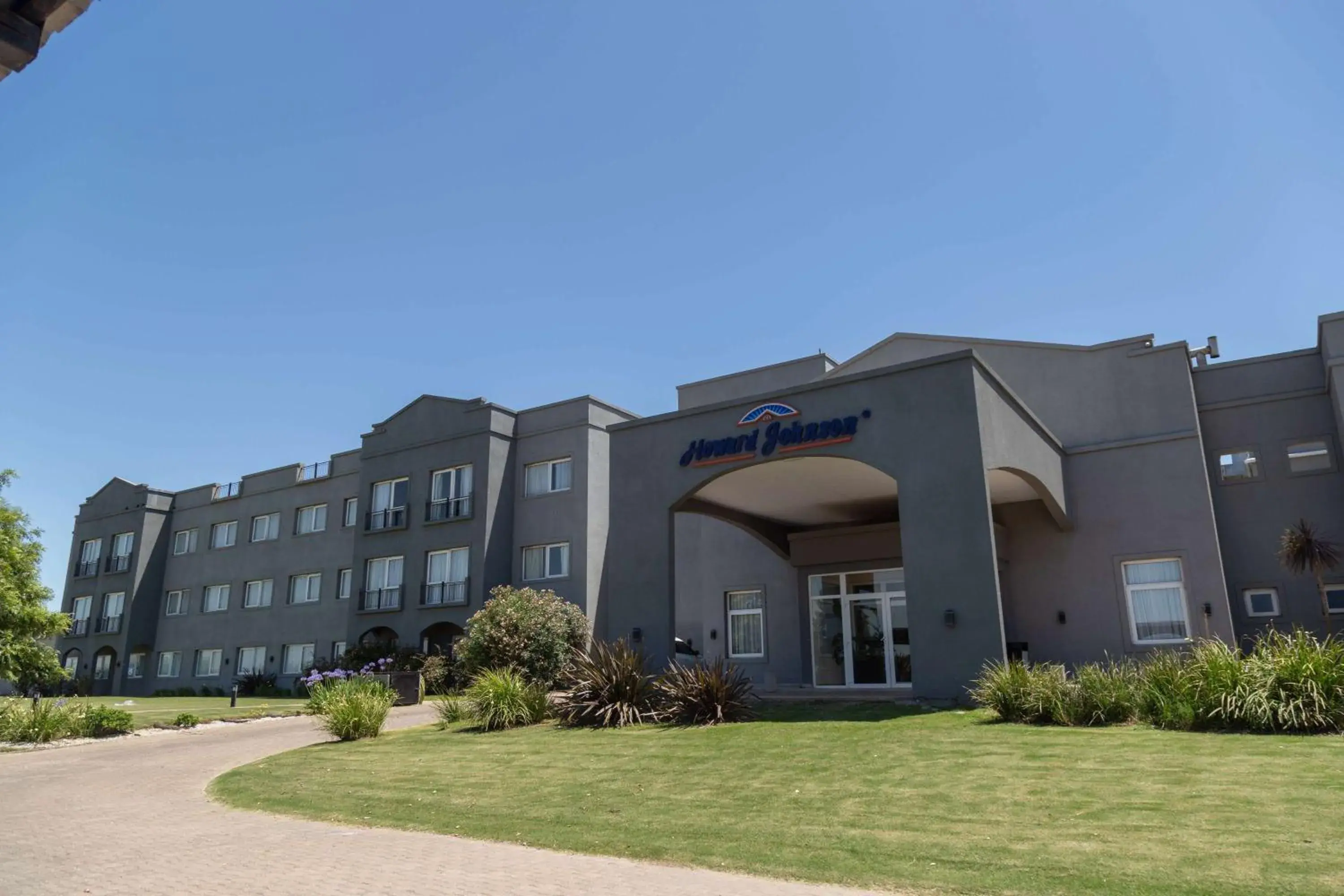 Property building in Howard Johnson Hotel & Resort Funes Property building in Howard Johnson Hotel & Resort Funes