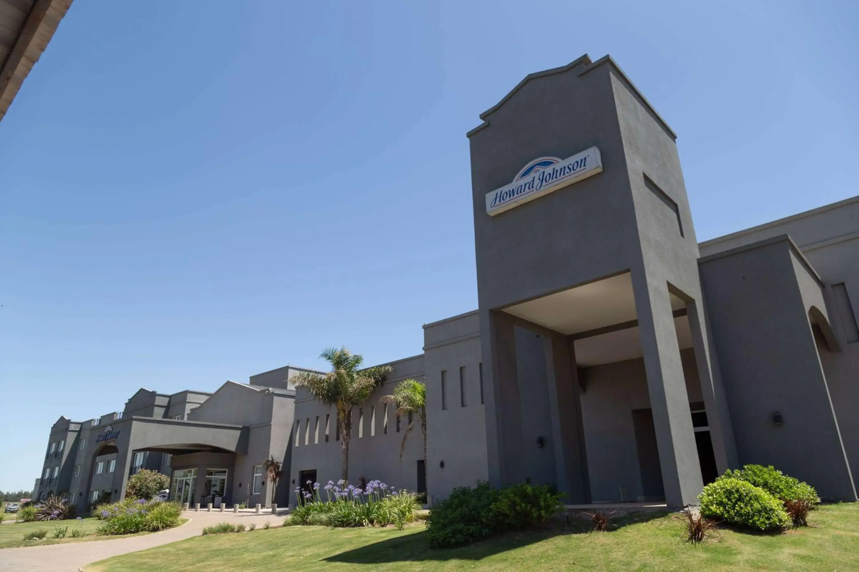 Property building in Howard Johnson Hotel & Resort Funes Property building in Howard Johnson Hotel & Resort Funes