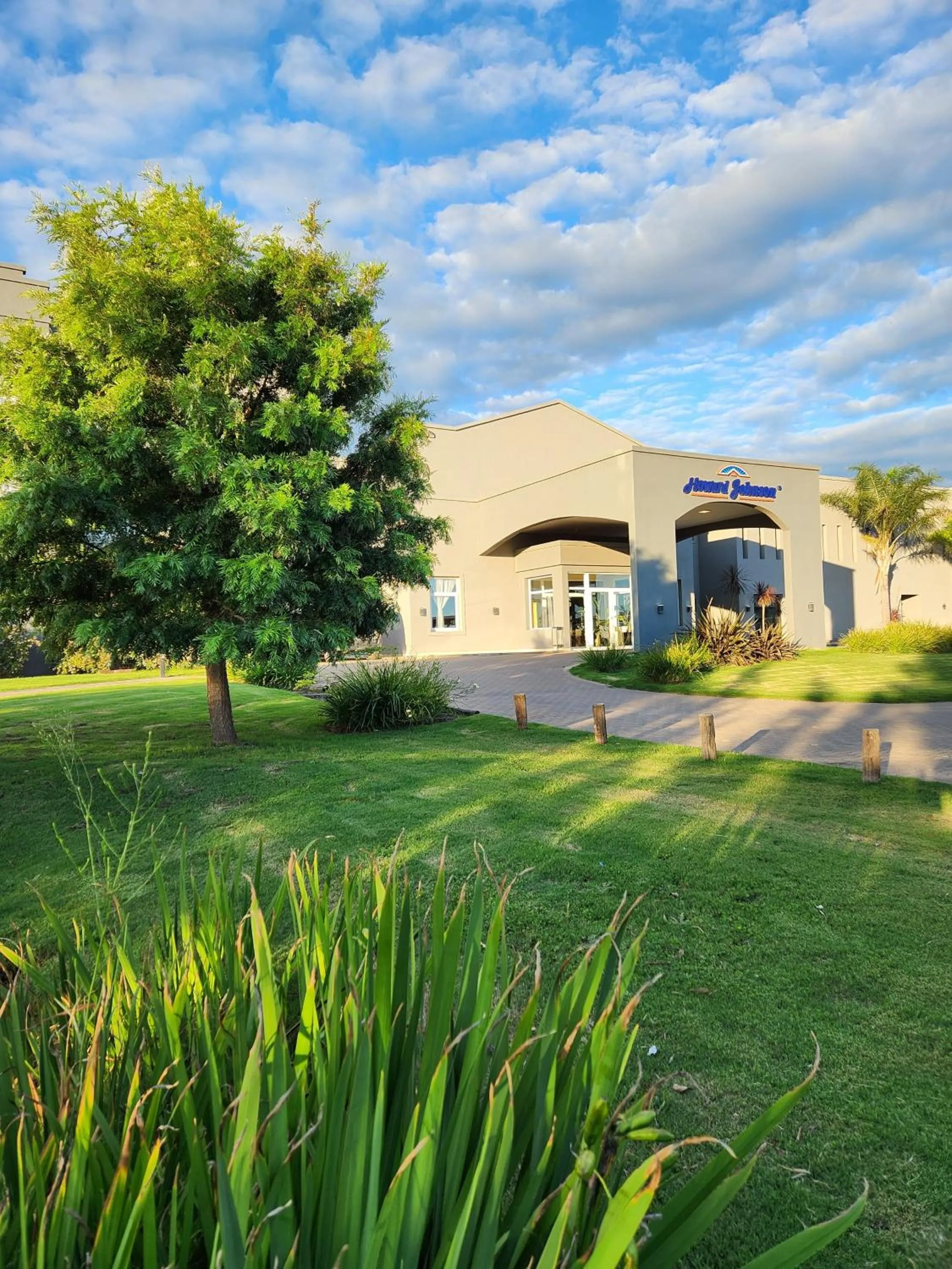 Howard Johnson Hotel & Resort Funes