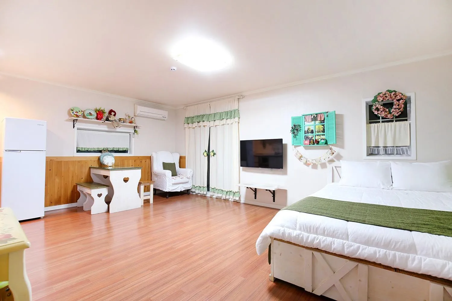 Bed in Geoje olive couple pension