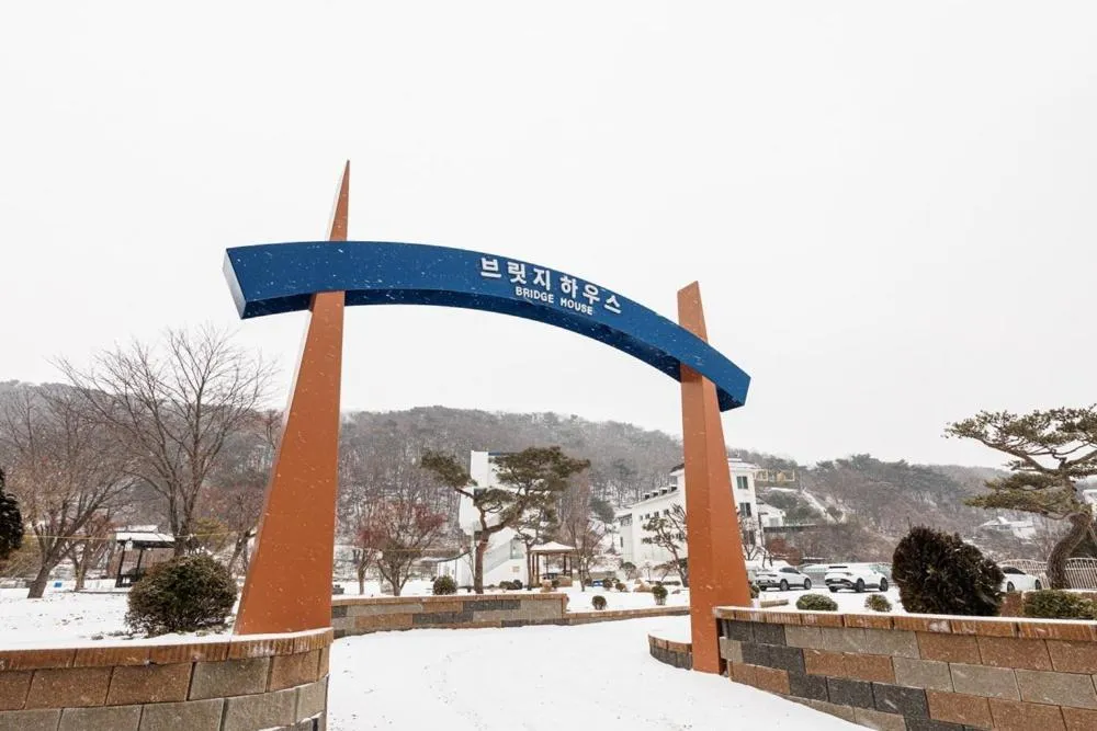 Ganghwa Bridge House