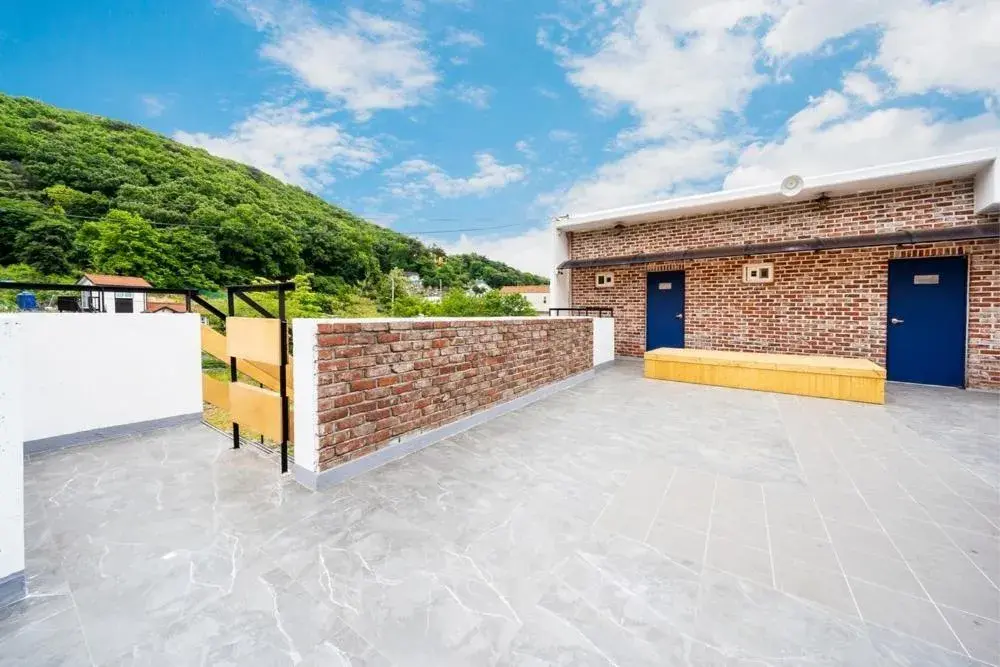 Ganghwa Bridge House Ganghwa Bridge House