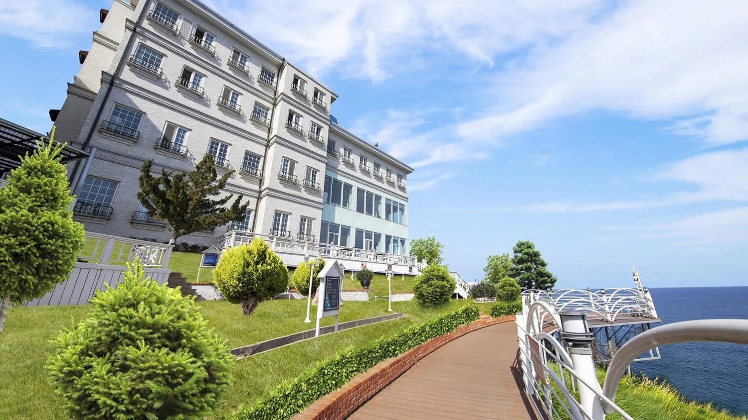 Samcheok white romantic pension