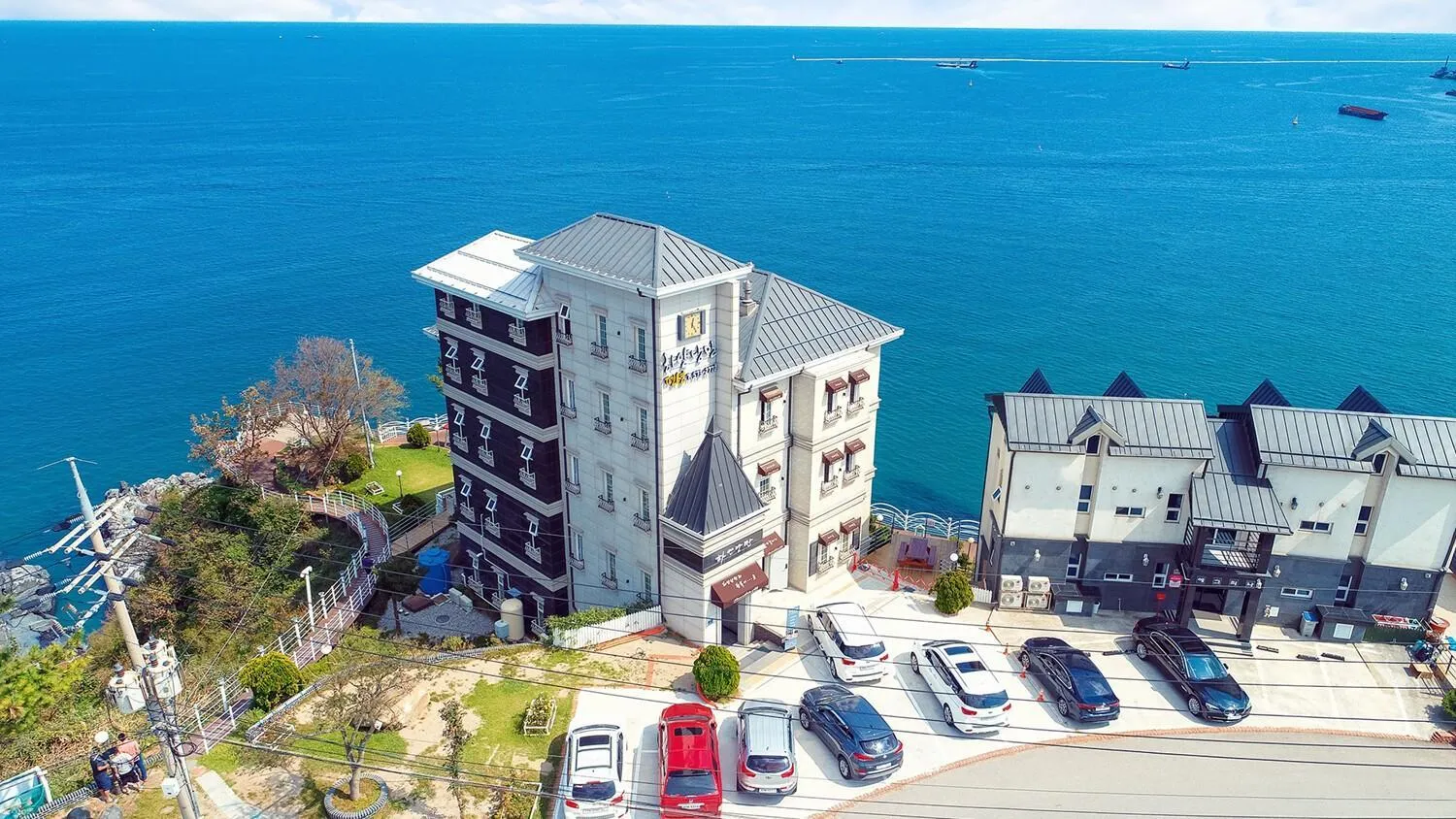 Samcheok white romantic pension