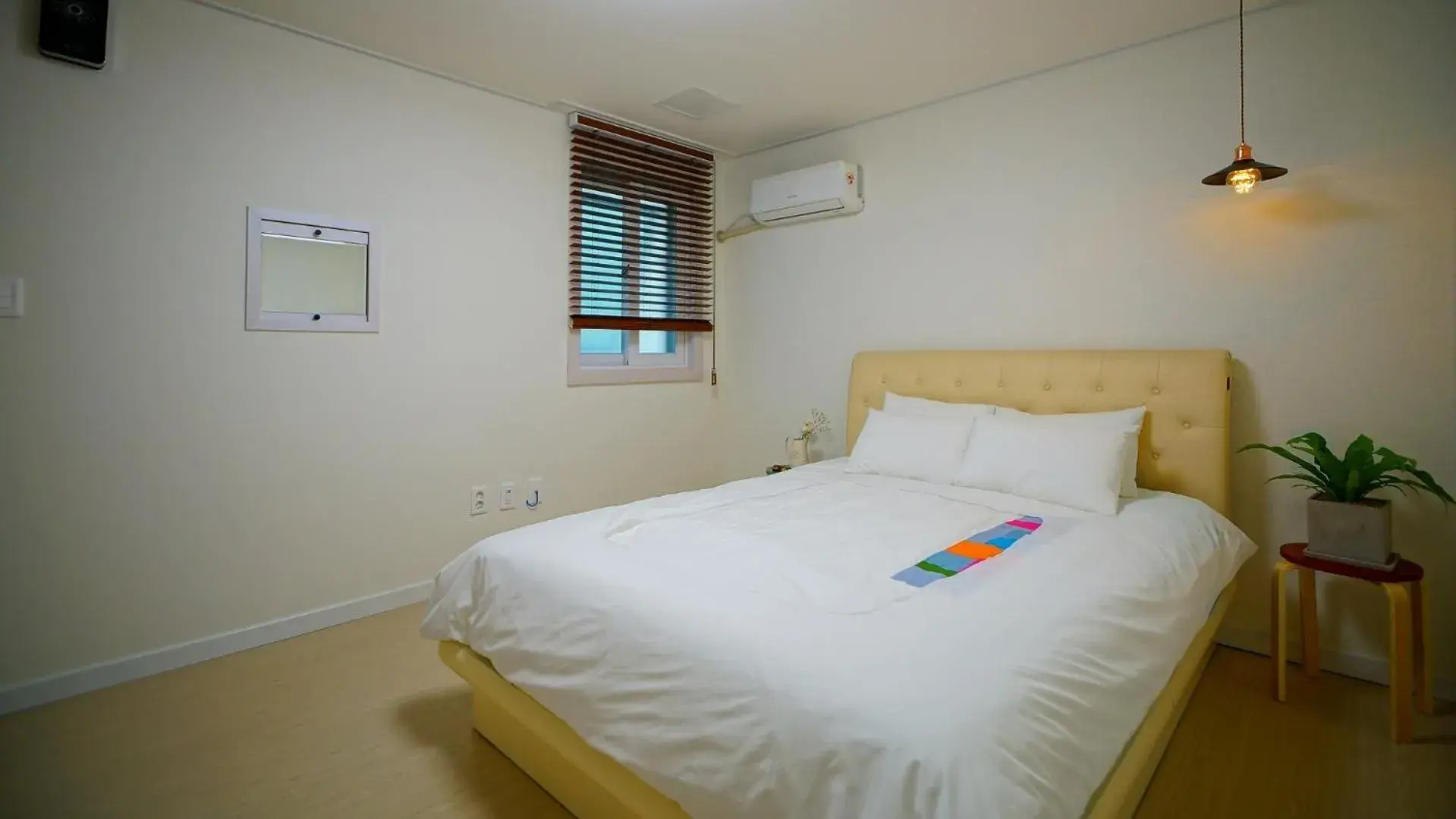 Bed in Jeonju Deokindang and Soo House Pension Bed in Jeonju Deokindang and Soo House Pension