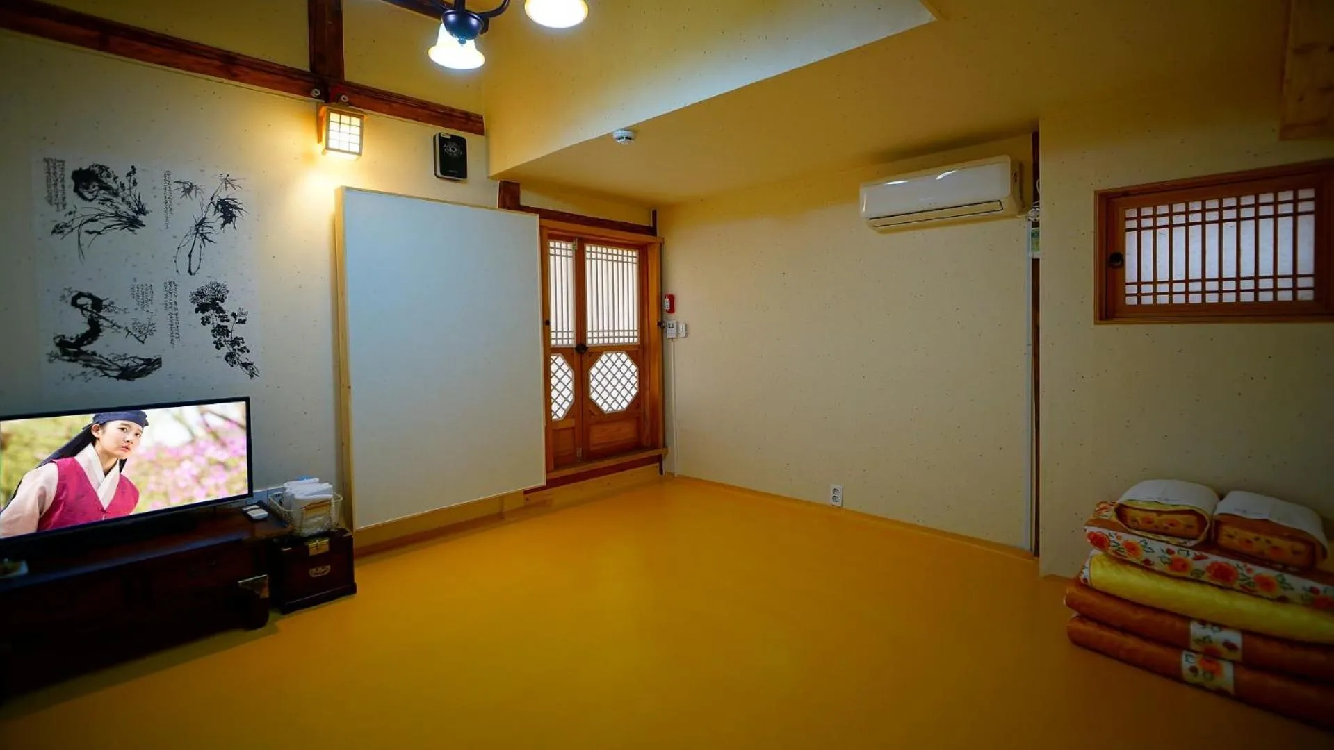 Jeonju Deokindang and Soo House Pension