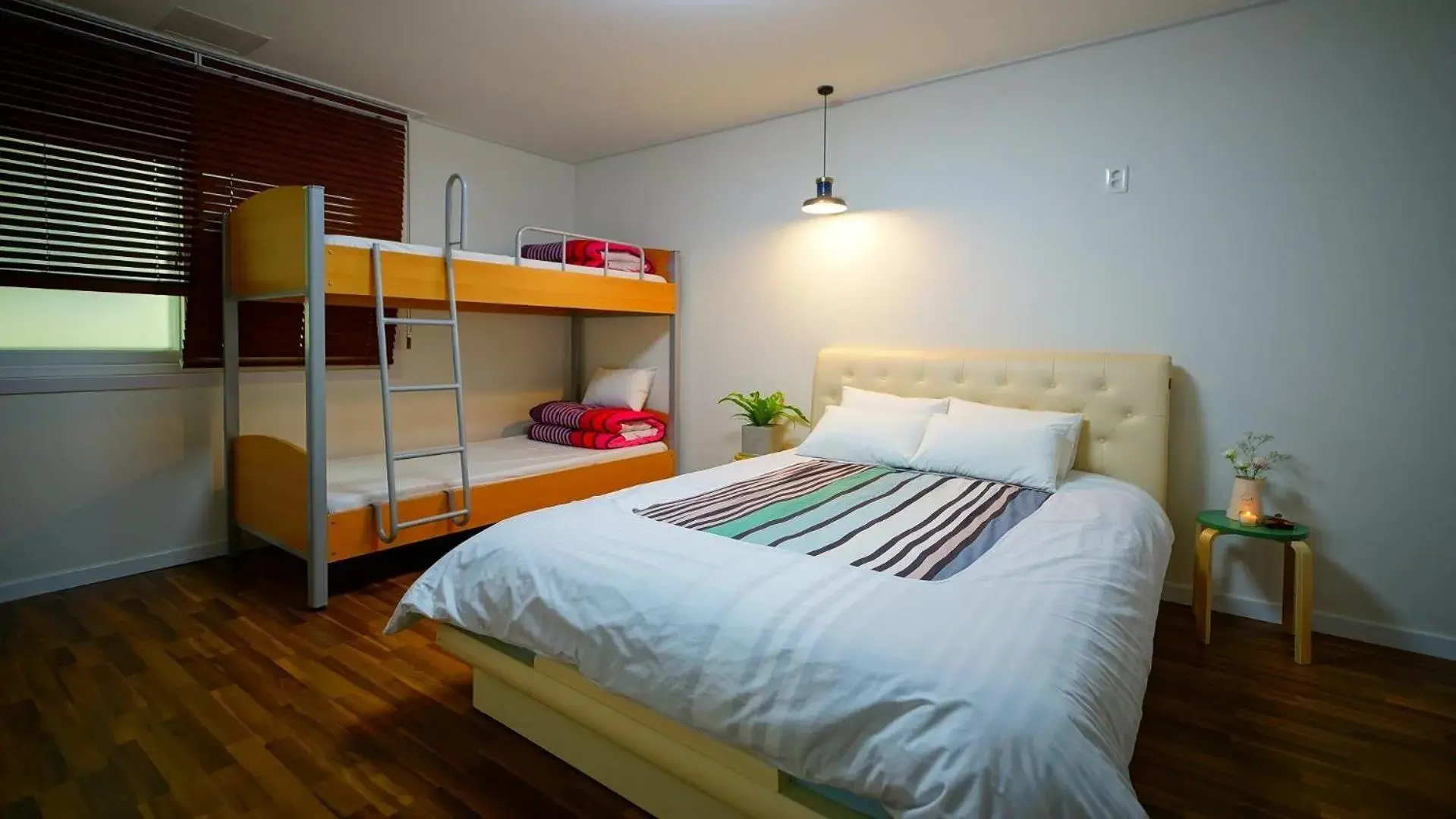 Bed in Jeonju Deokindang and Soo House Pension Bed in Jeonju Deokindang and Soo House Pension