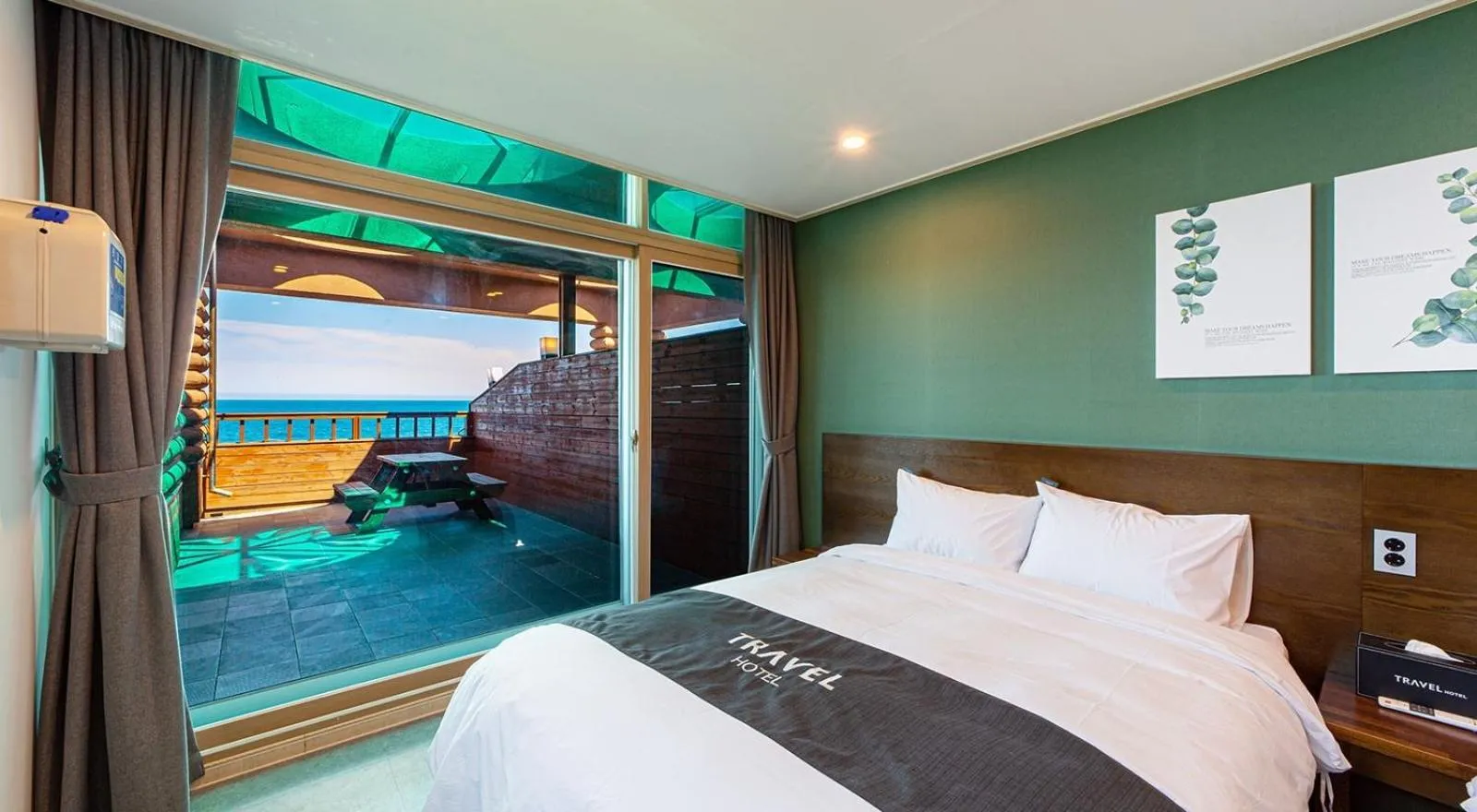 Bed in Sok-cho Travel Hotel