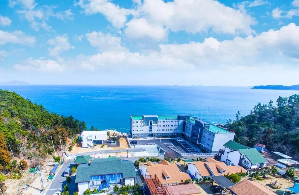 Geoje Sky Terrace Pension