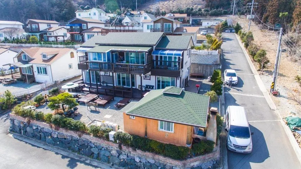 Geoje Sky Terrace Pension