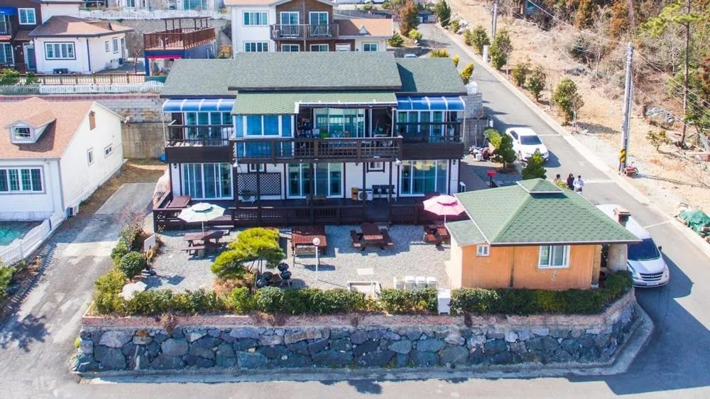 Geoje Sky Terrace Pension