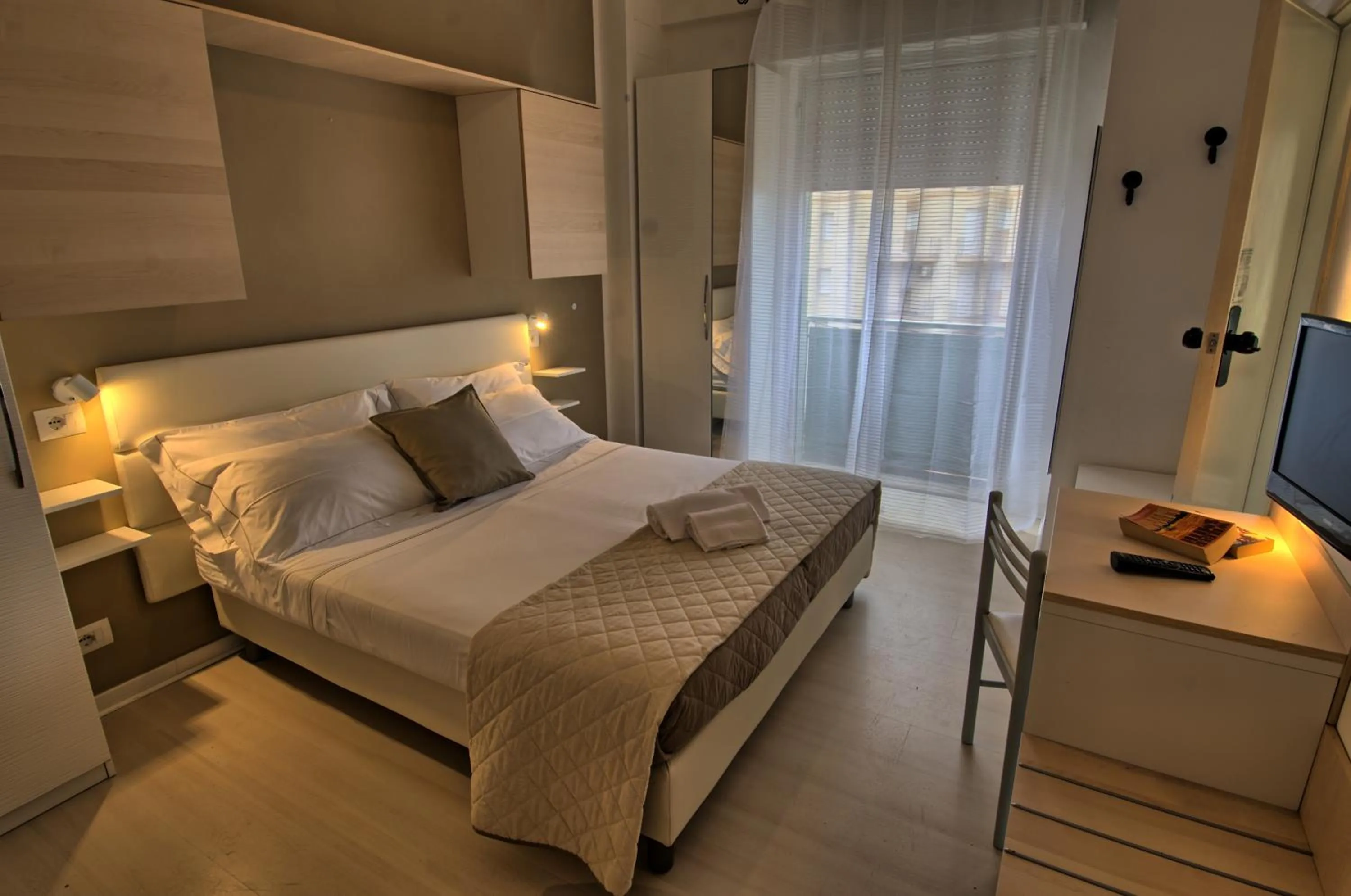 Photo of the whole room, Bed in San Marco