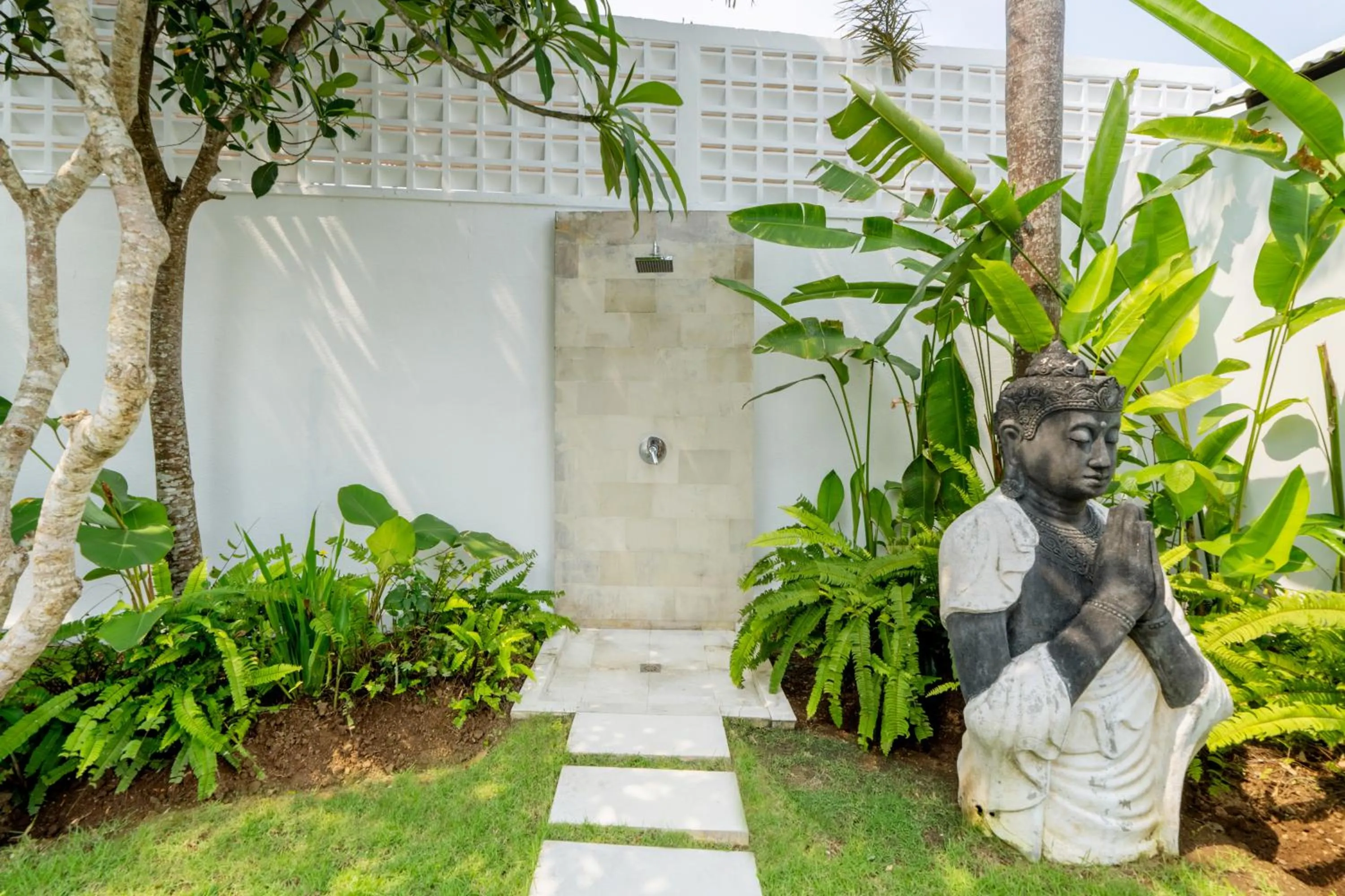 Garden in Villa Anak by Pertama Management