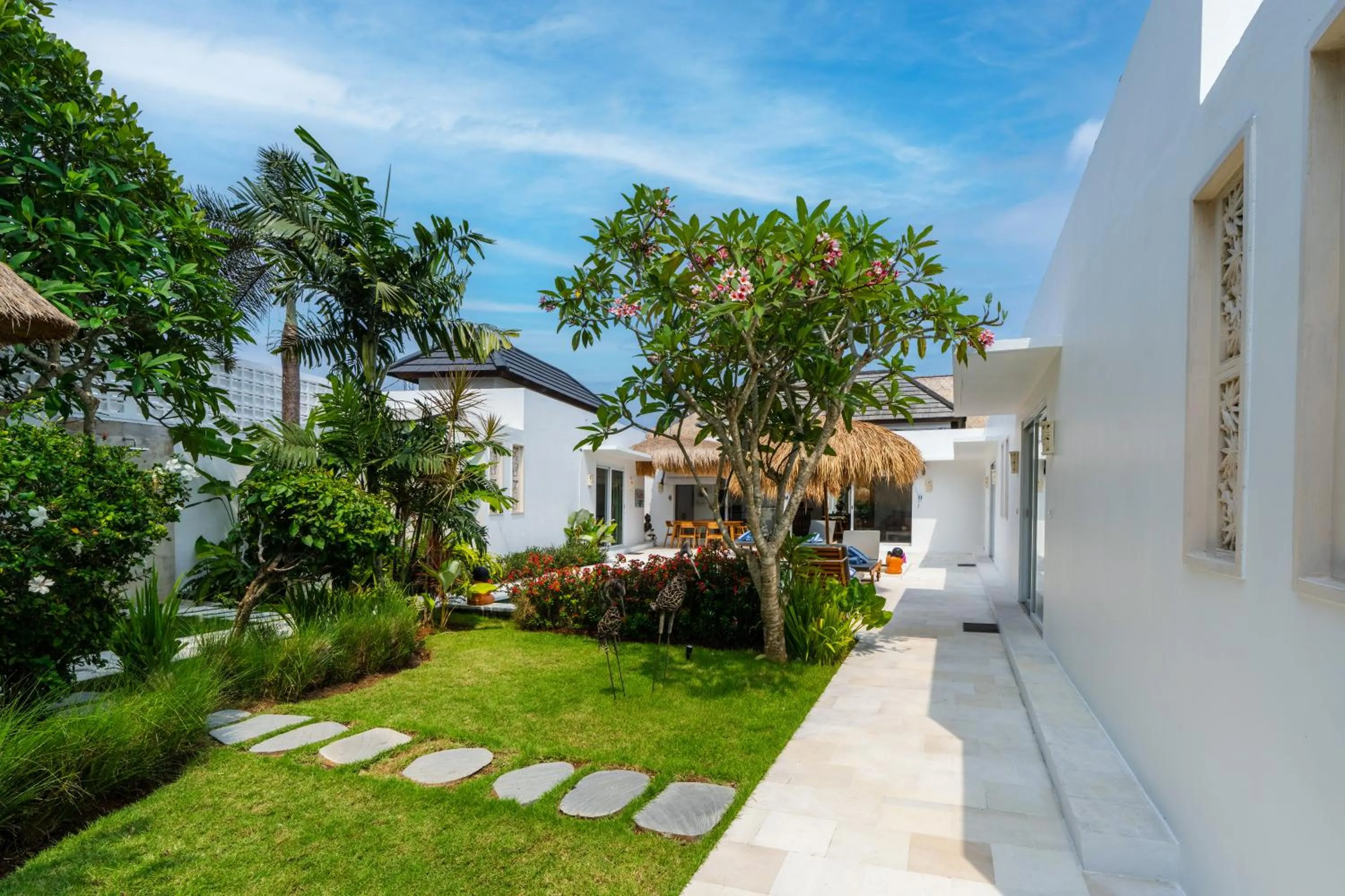 Garden in Villa Anak by Pertama Management