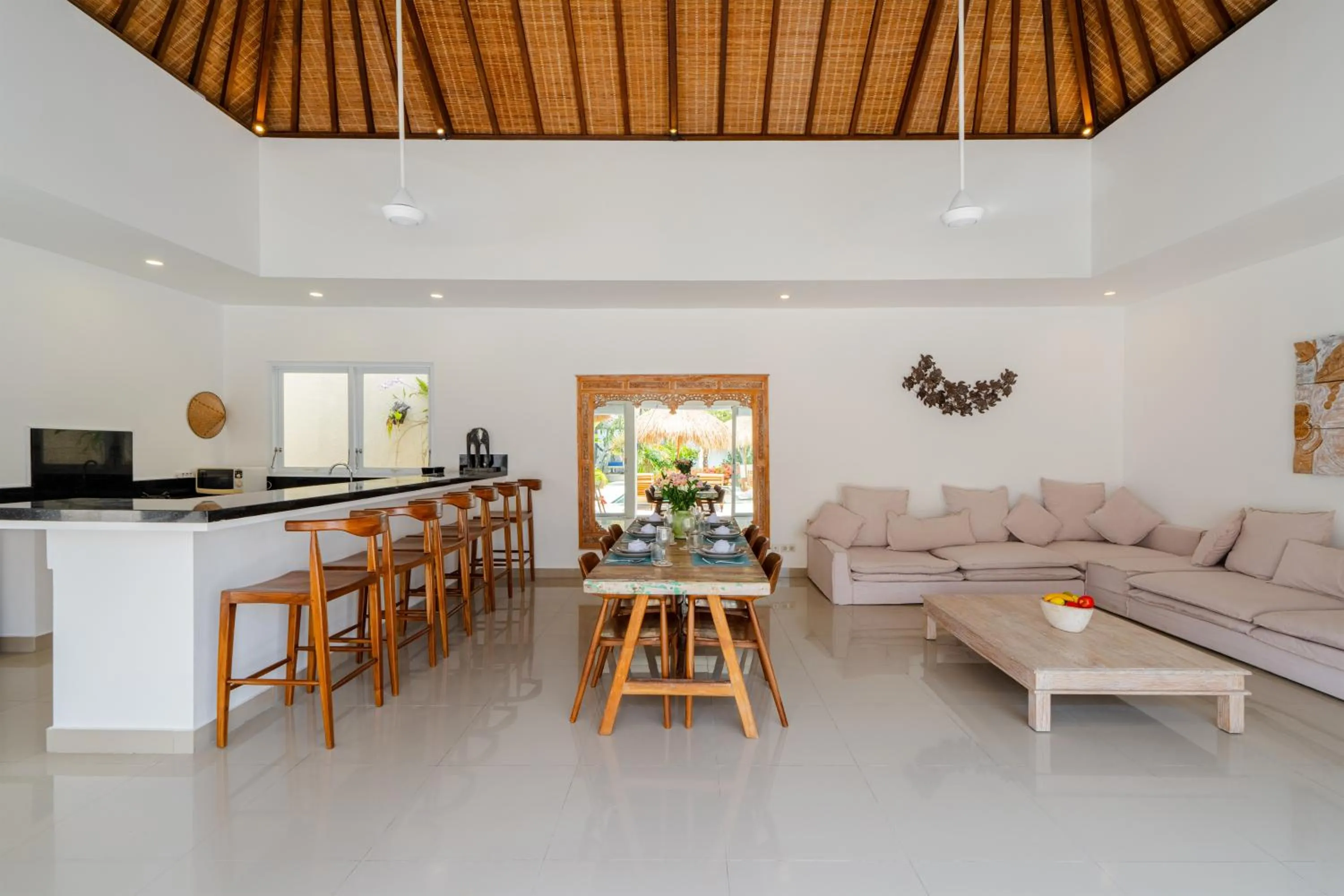 Living room in Villa Anak by Pertama Management