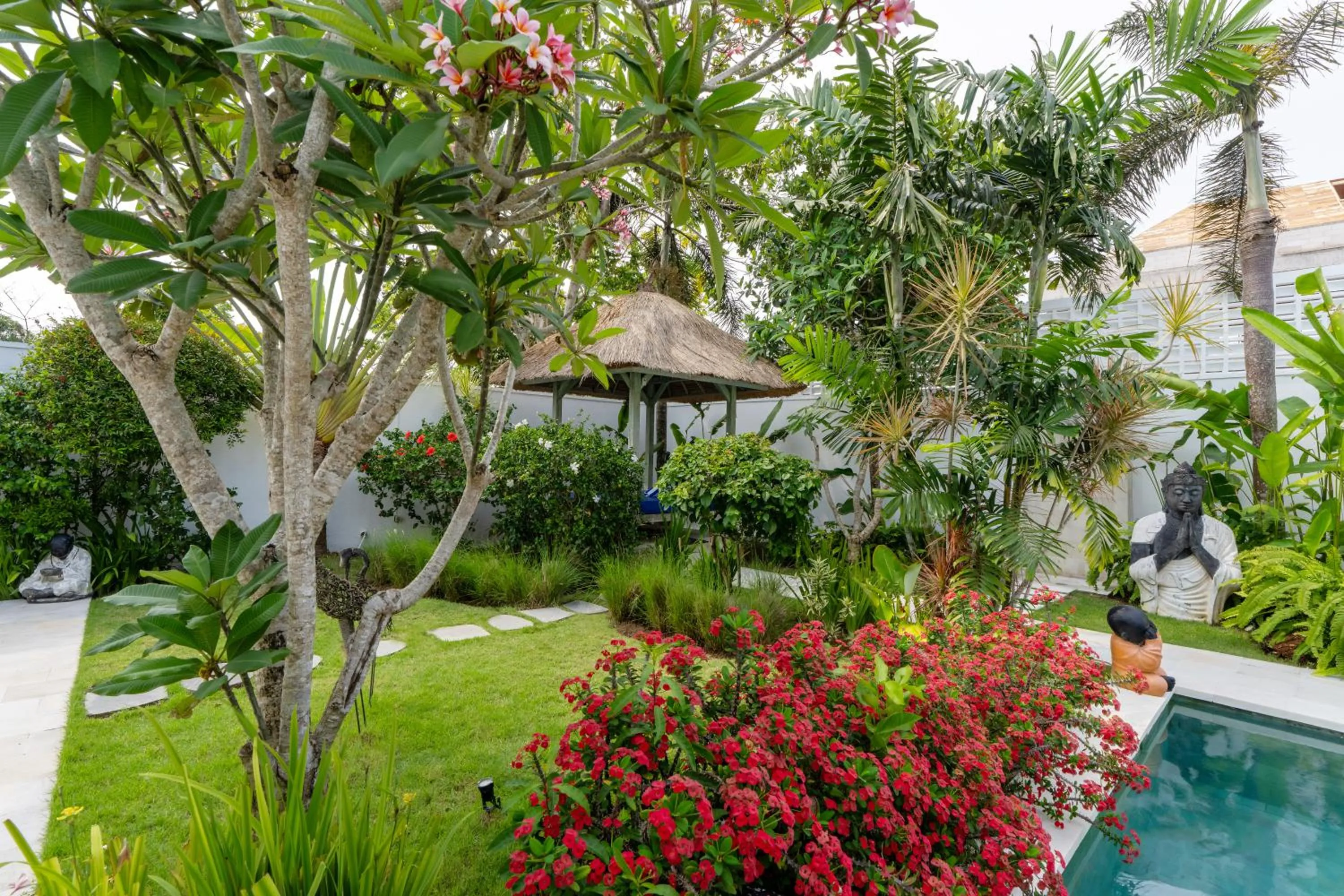 Garden view in Villa Anak by Pertama Management