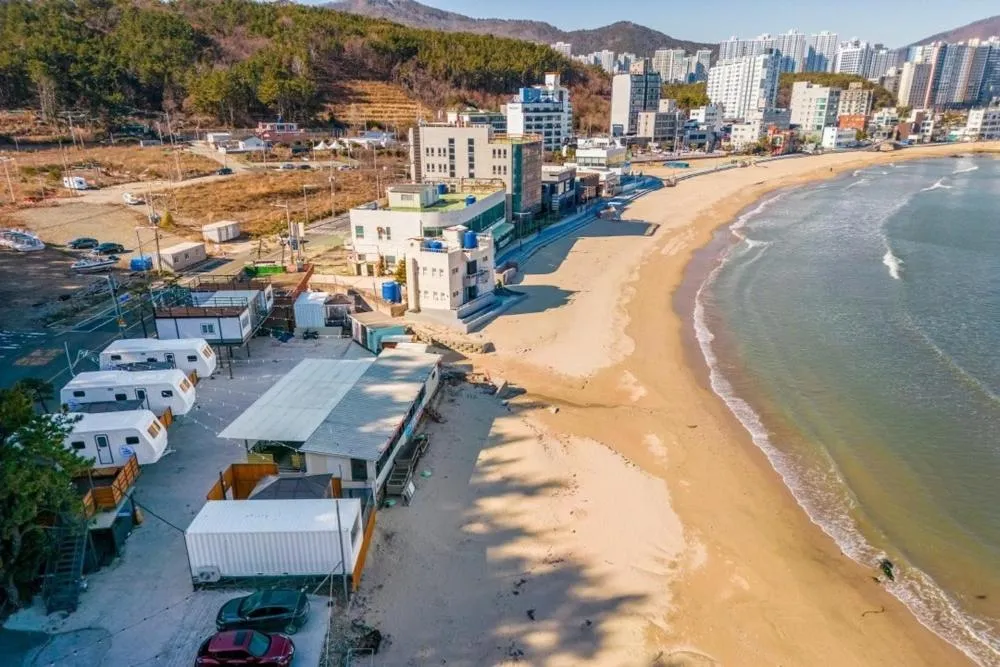 Busan Zio club caravan park