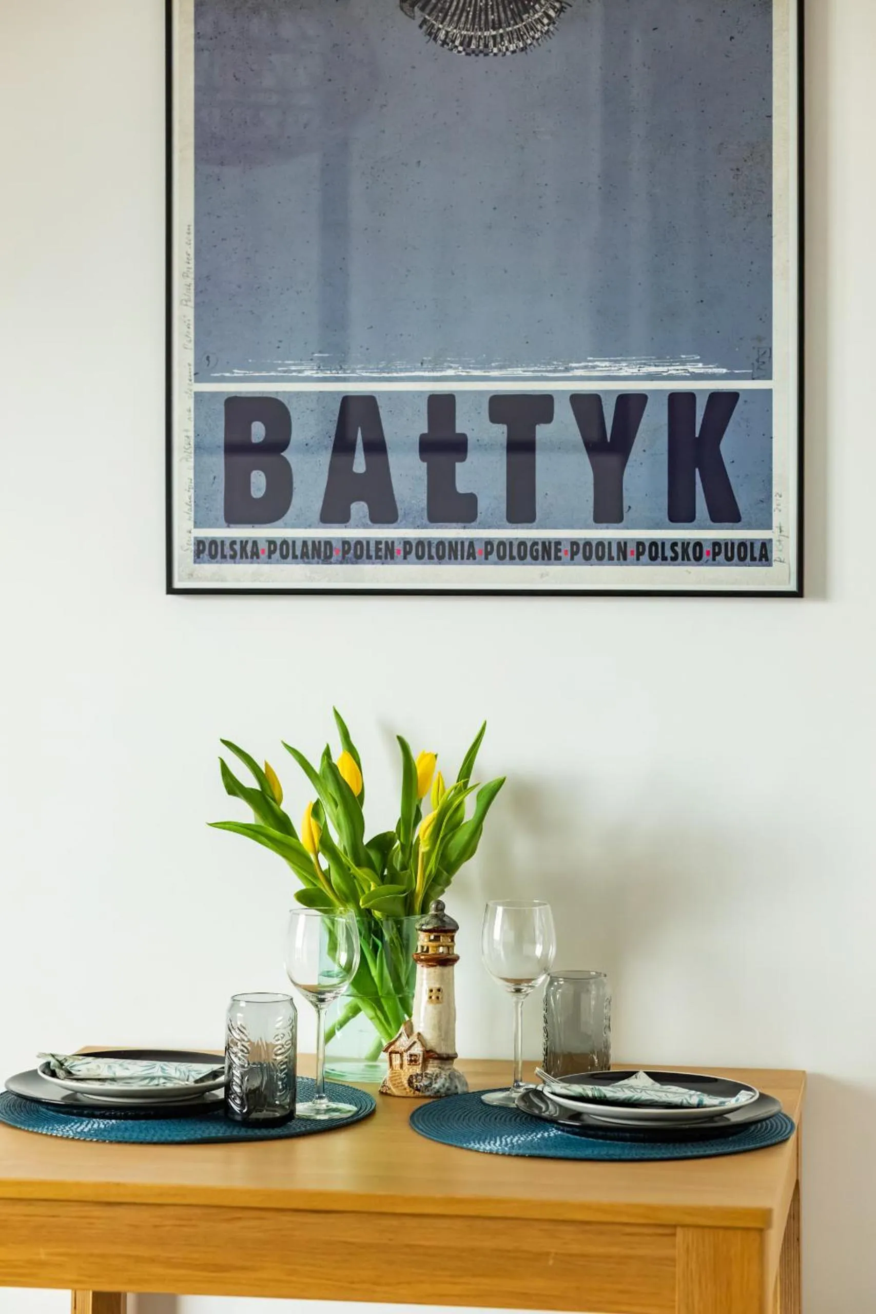 Dining area in Szprotka Apartment with Air-Conditioning & Parking by Noclegi Renters