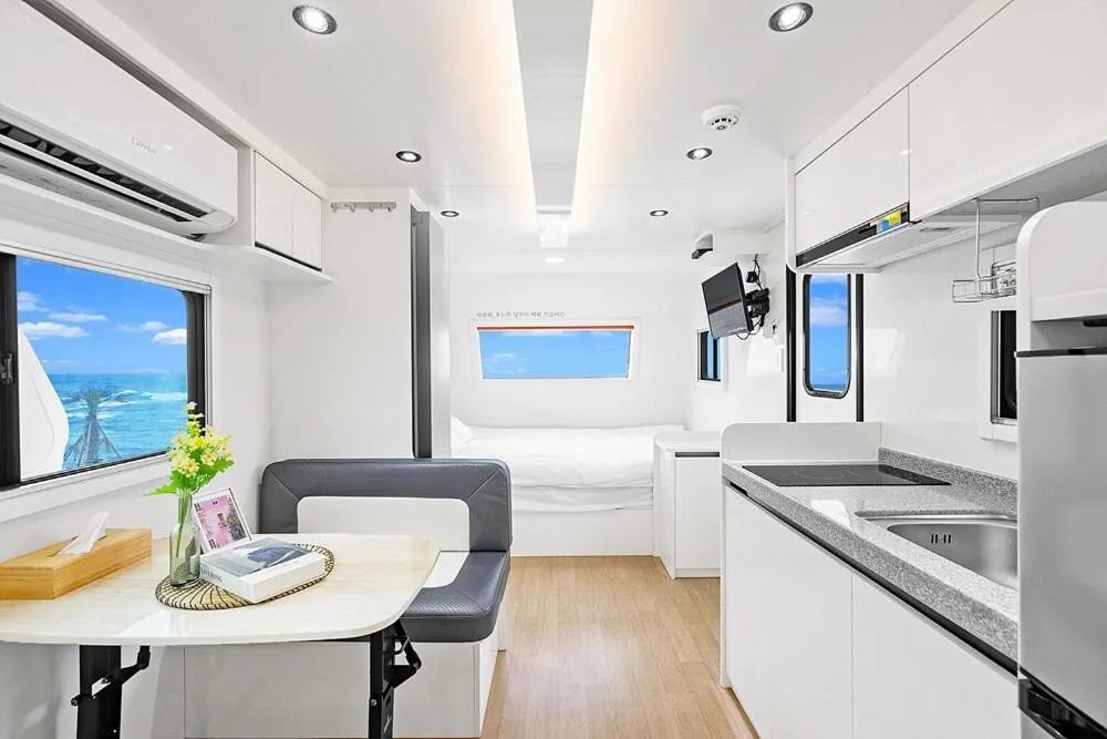 Pohang Uni’s Sea Caravan Homigot Branch