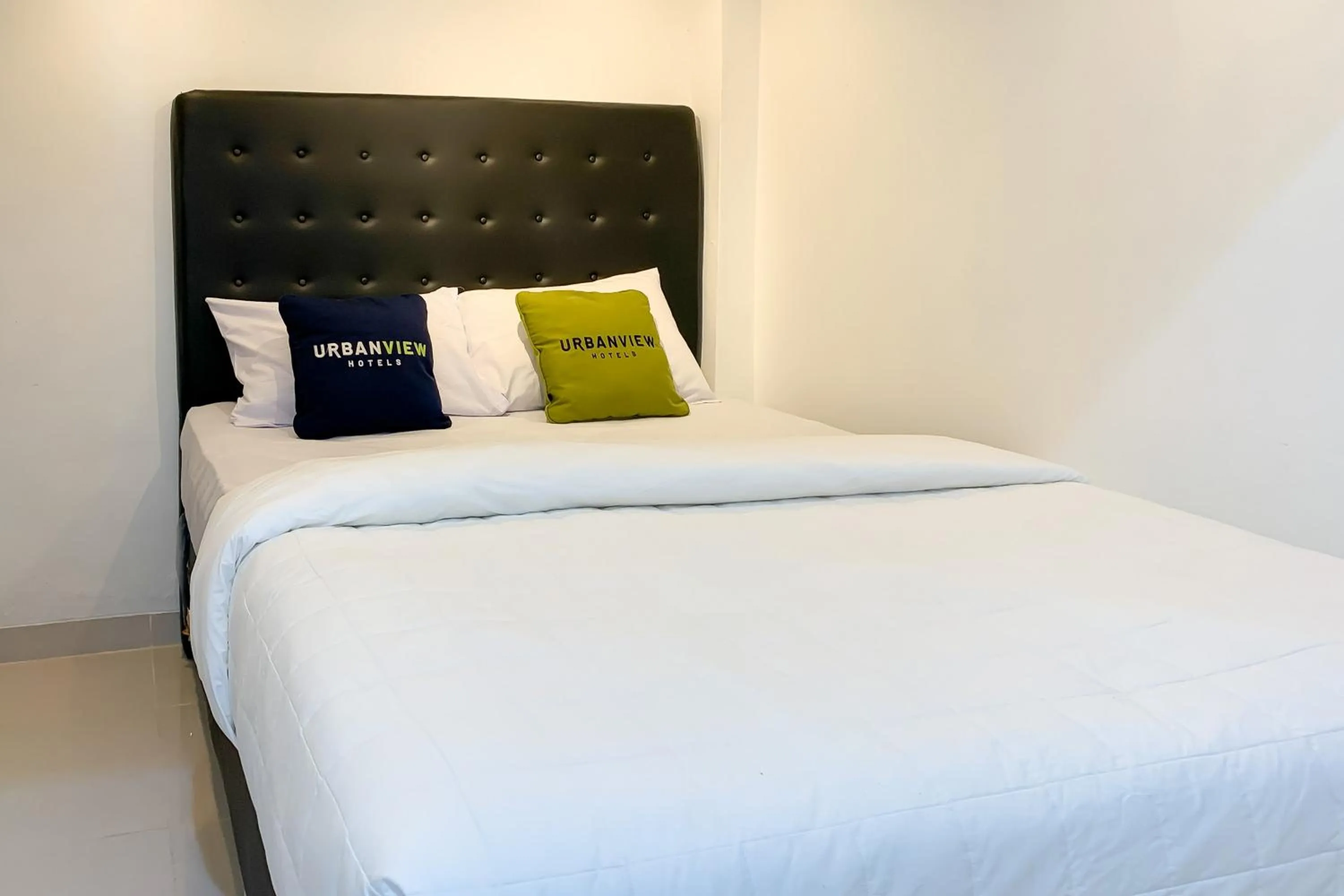 Bedroom, Bed in Urbanview Hotel Permata Syariah Garut