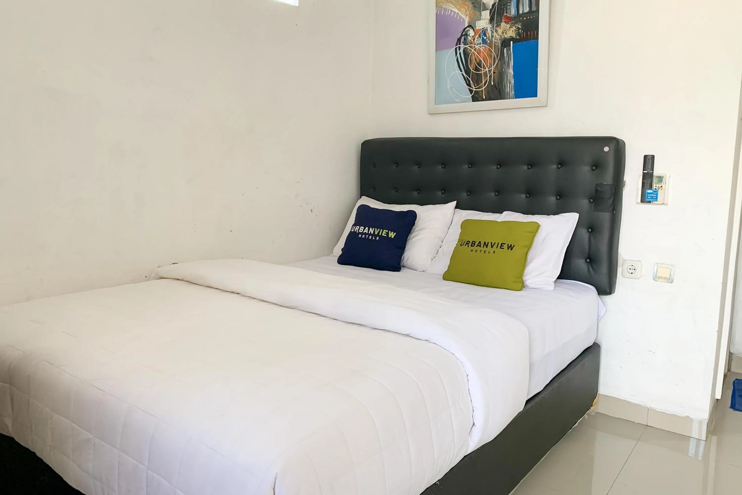 Bedroom, Bed in Urbanview Hotel Permata Syariah Garut