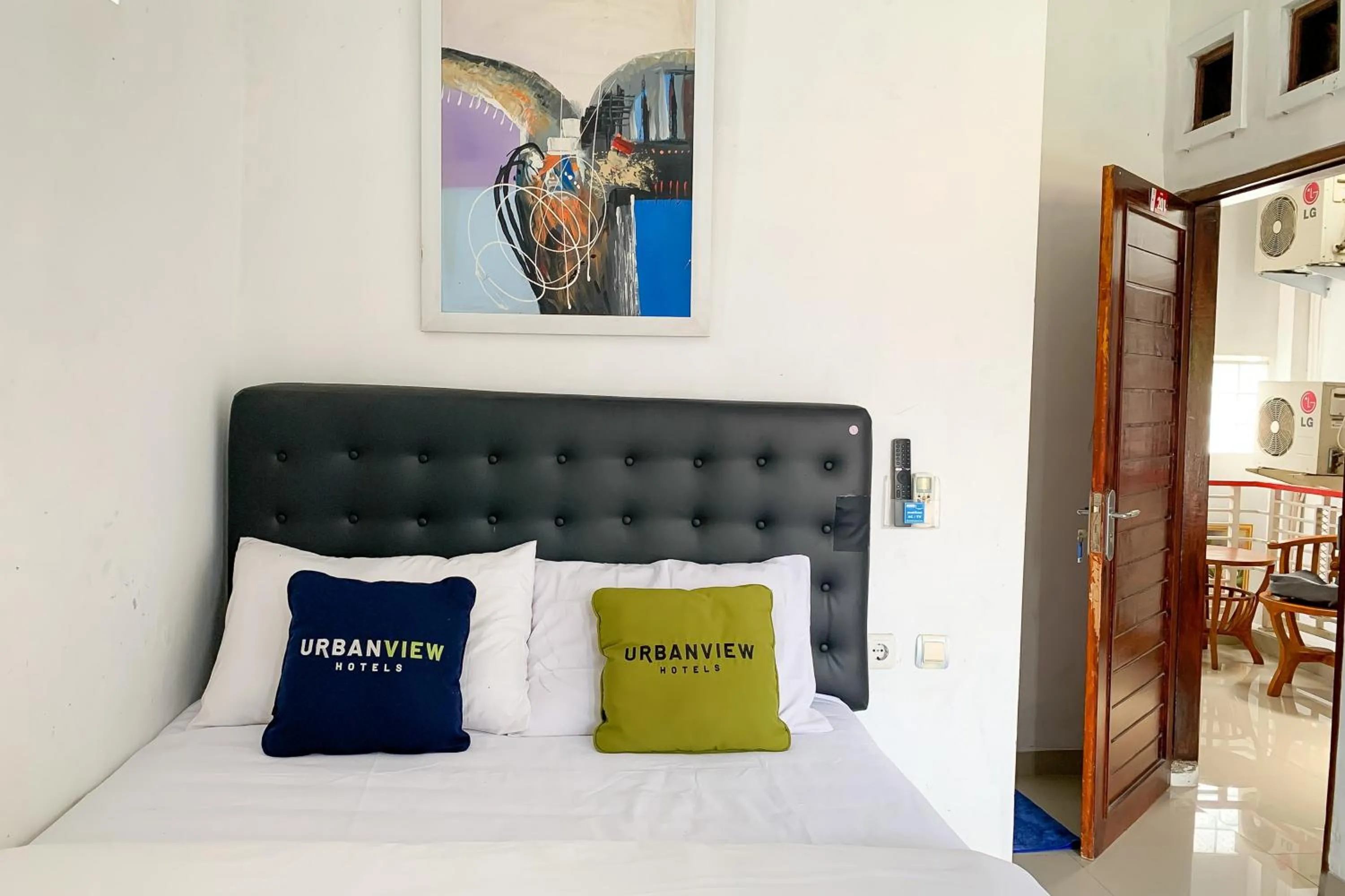 Bedroom, Bed in Urbanview Hotel Permata Syariah Garut