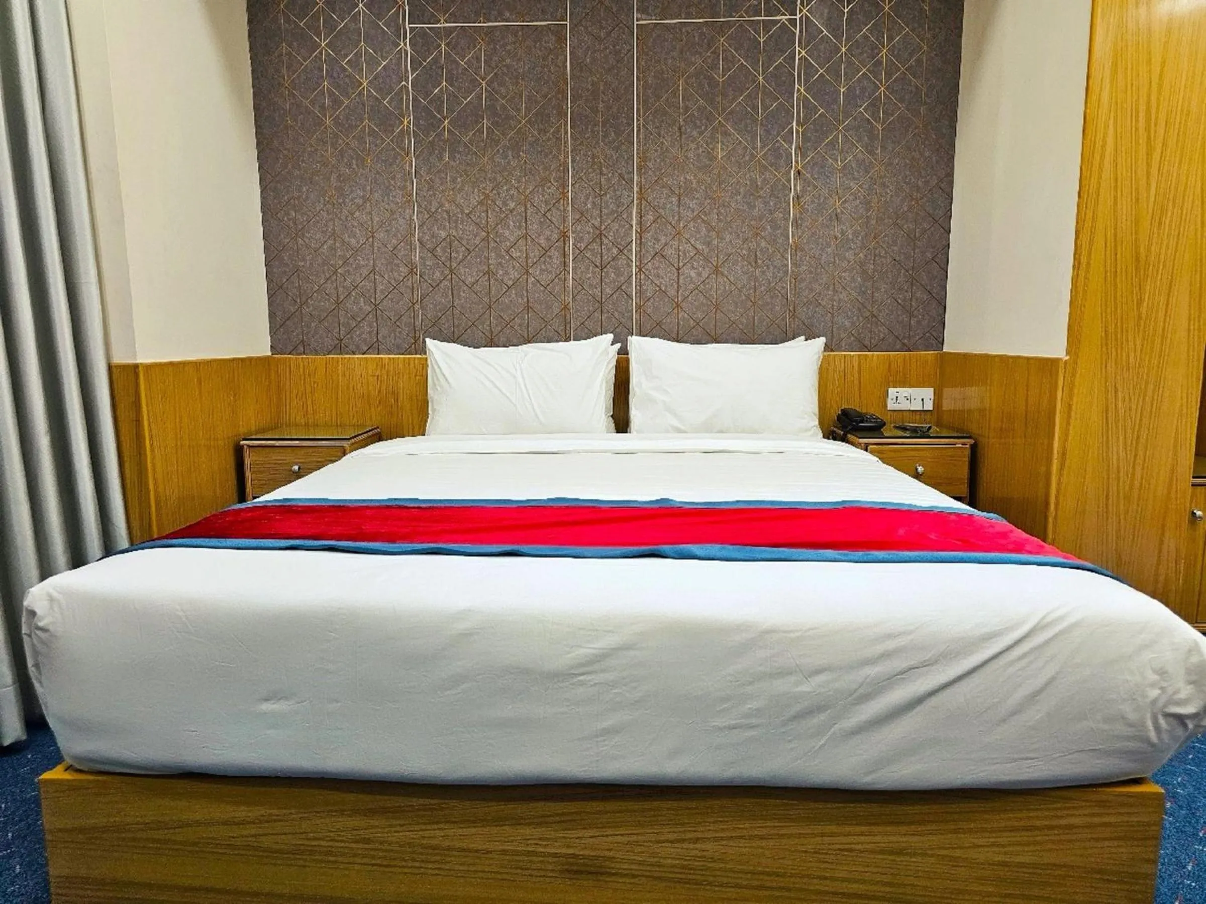 Bedroom, Bed in Hotel Safa Residency - DHAKA
