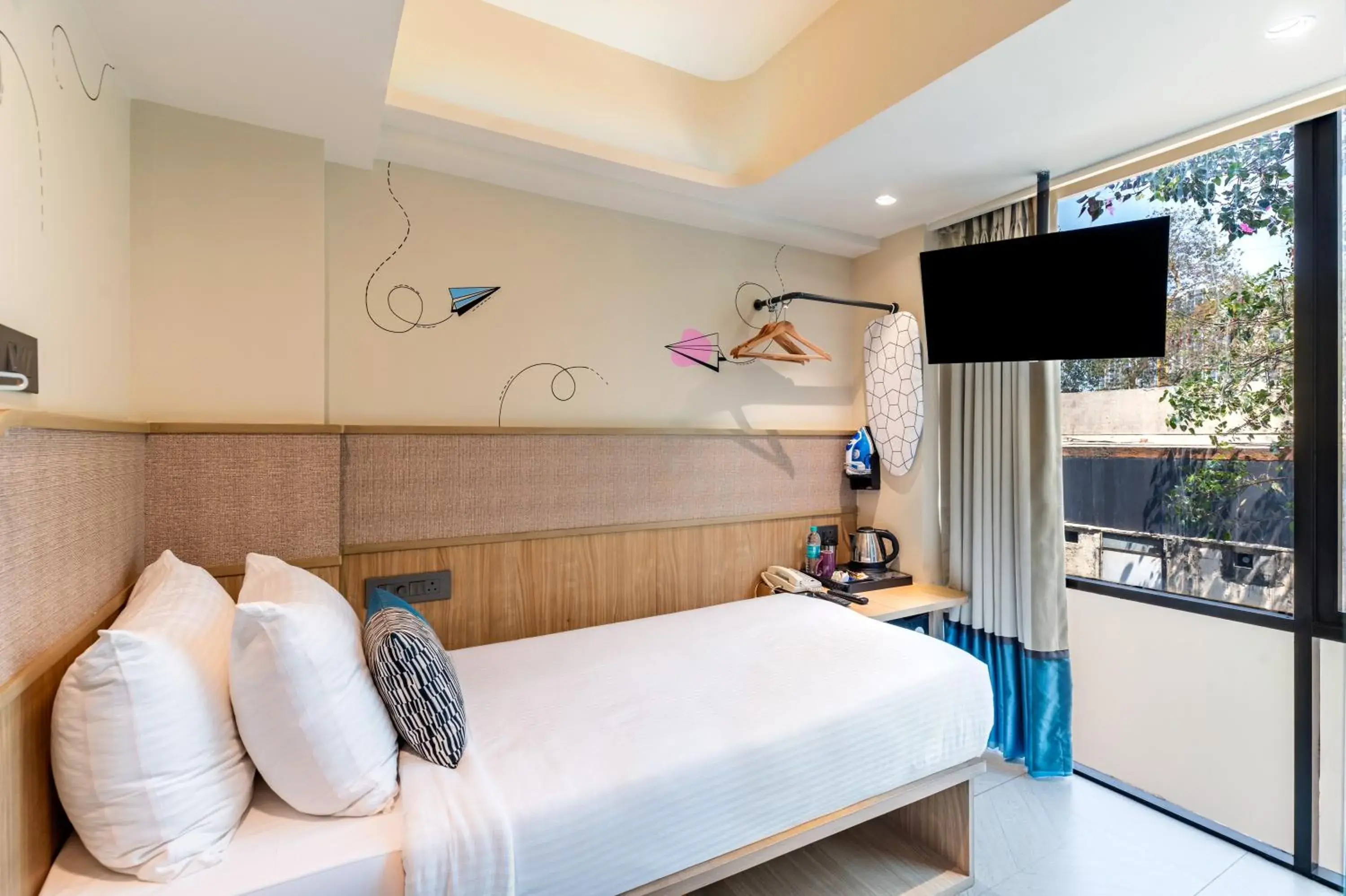 Cozy Room Single Bed - single occupancy in Indie Stays Mumbai International Airport Cozy Room Single Bed - single occupancy in Indie Stays Mumbai International Airport