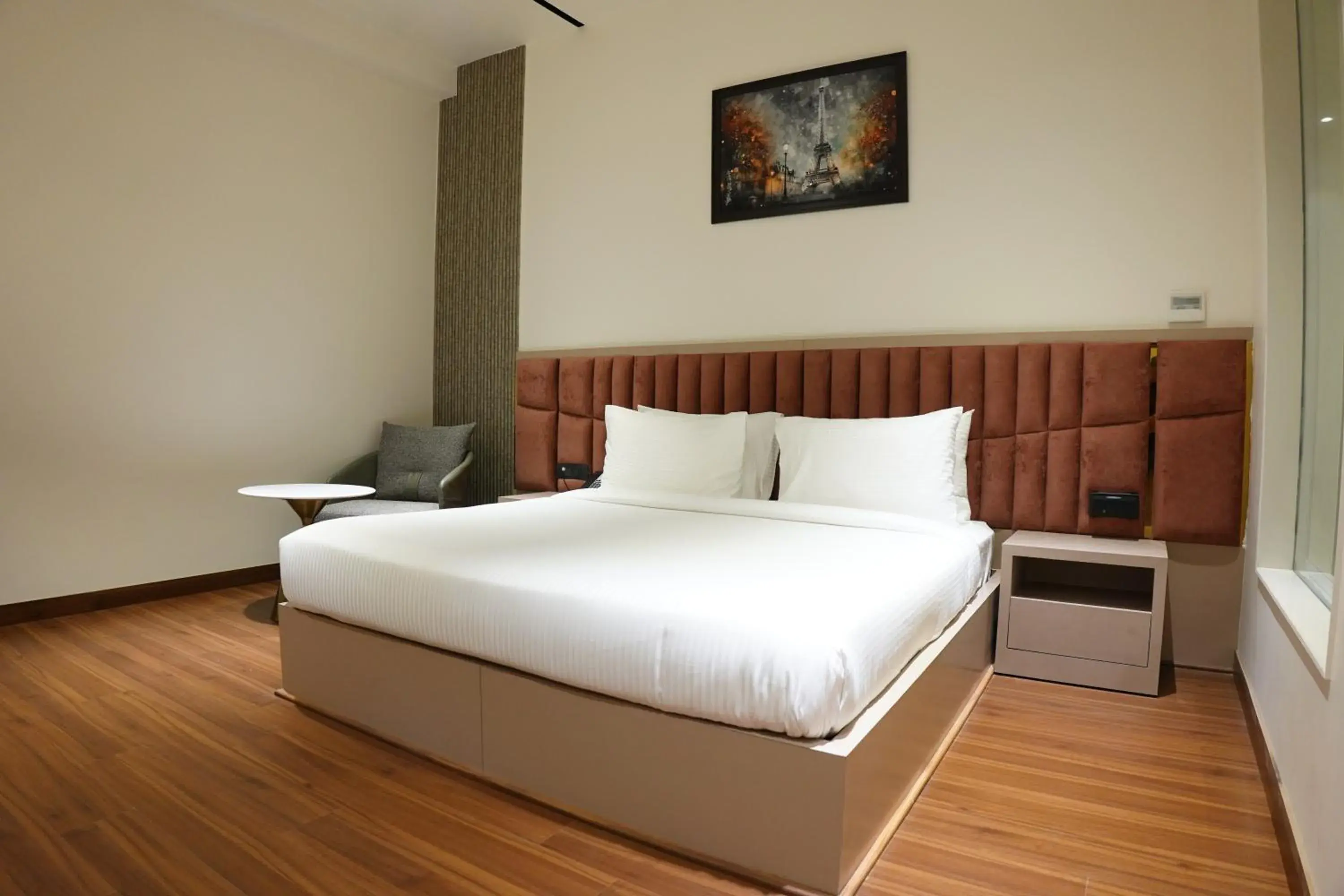 Bedroom, Bed in The Pearl Petal Bedroom, Bed in The Pearl Petal